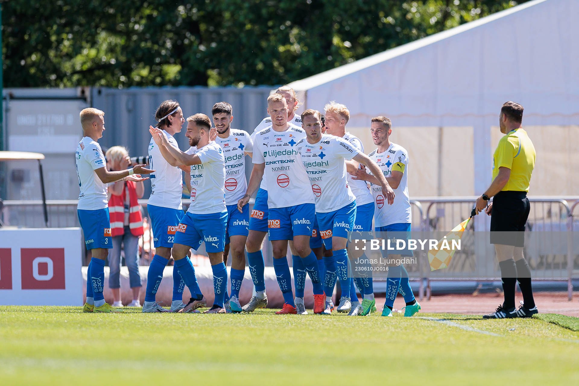 Värnamos spelare jublar