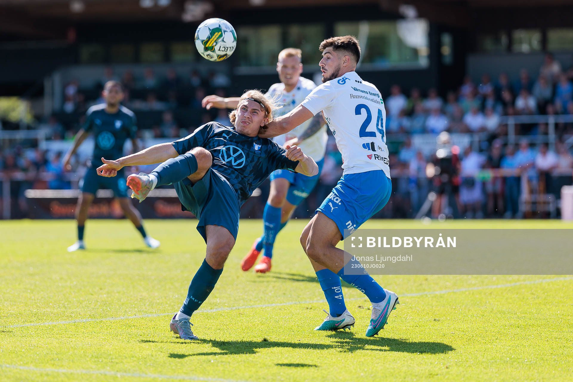Malmö FFs Sebastian Nanasi och Värnamos Emin Grozdanic