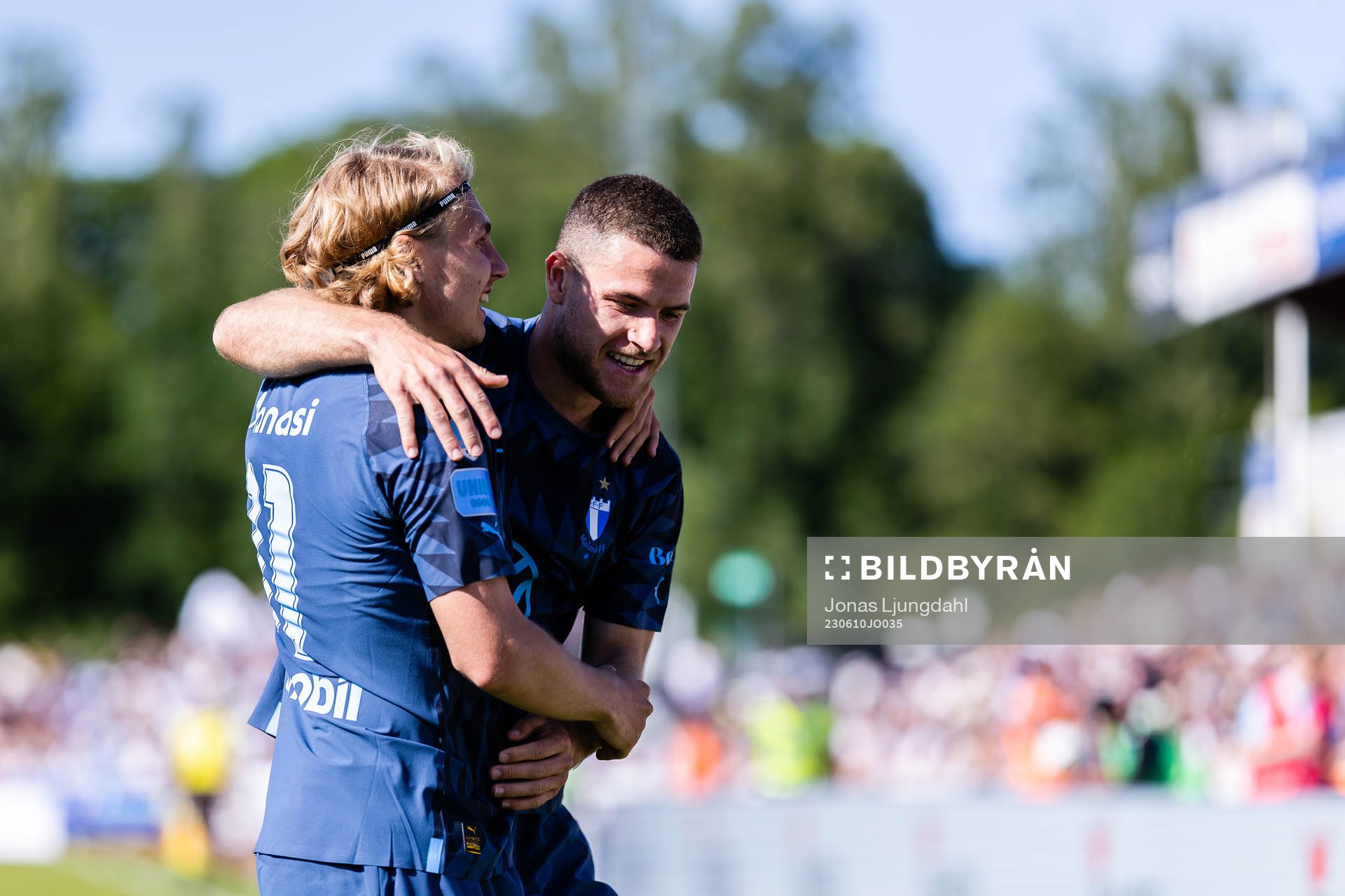 Malmö FFs Sebastian Nanasi och Gabriel Busanello jublar