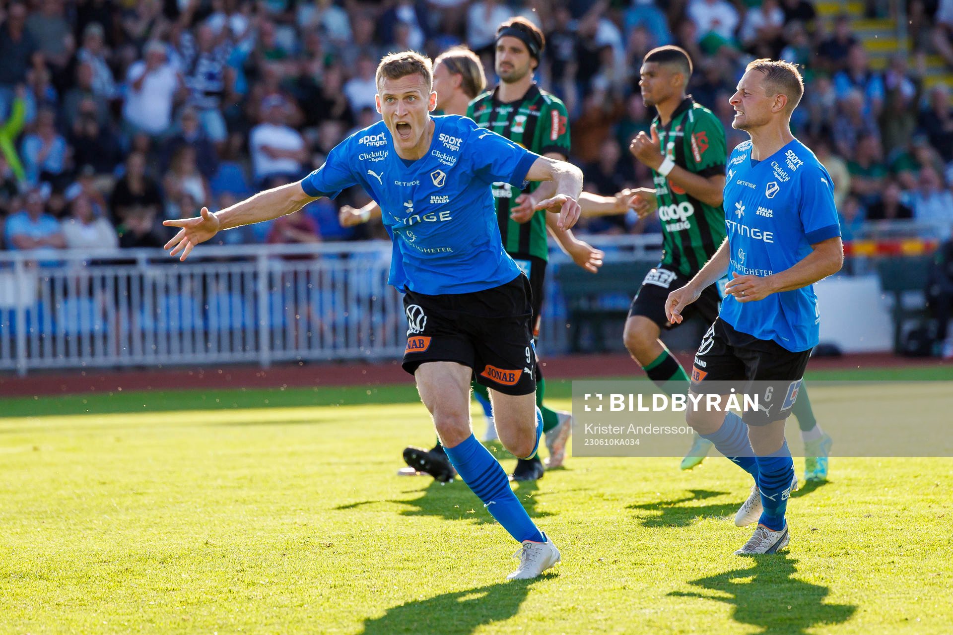 Halmstads Viktor Granath jublar
