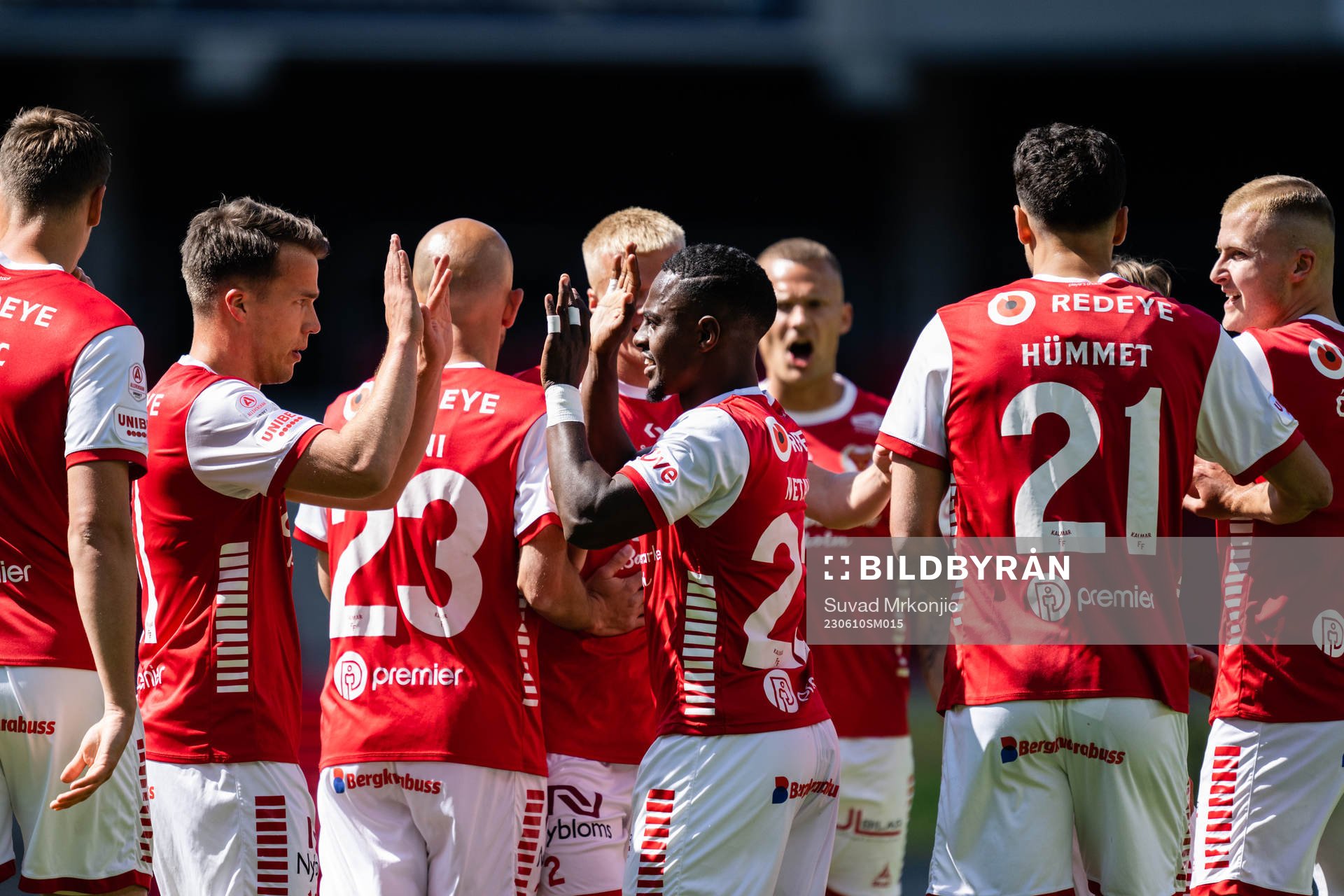 Kalmars Nahom Girmai Netabay jublar med lagkamrater