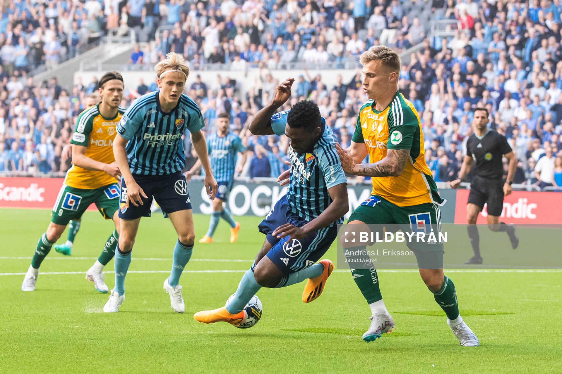 Djurgårdens Joel Asoro och IFK Norrköpings Marco Lund
