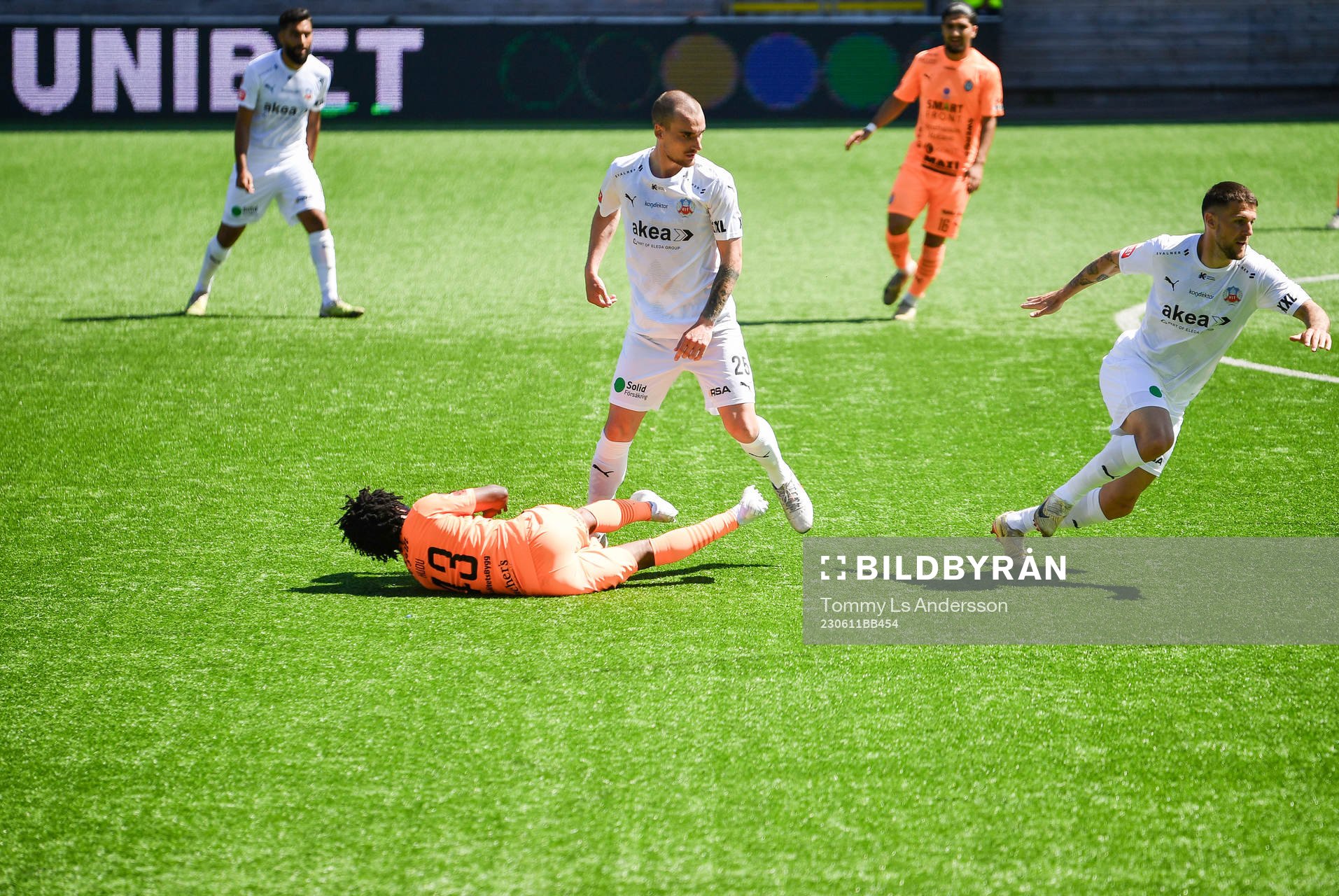 AFC Eskilstunas Abdul-Halik Hudu och Helsingborgs Adam