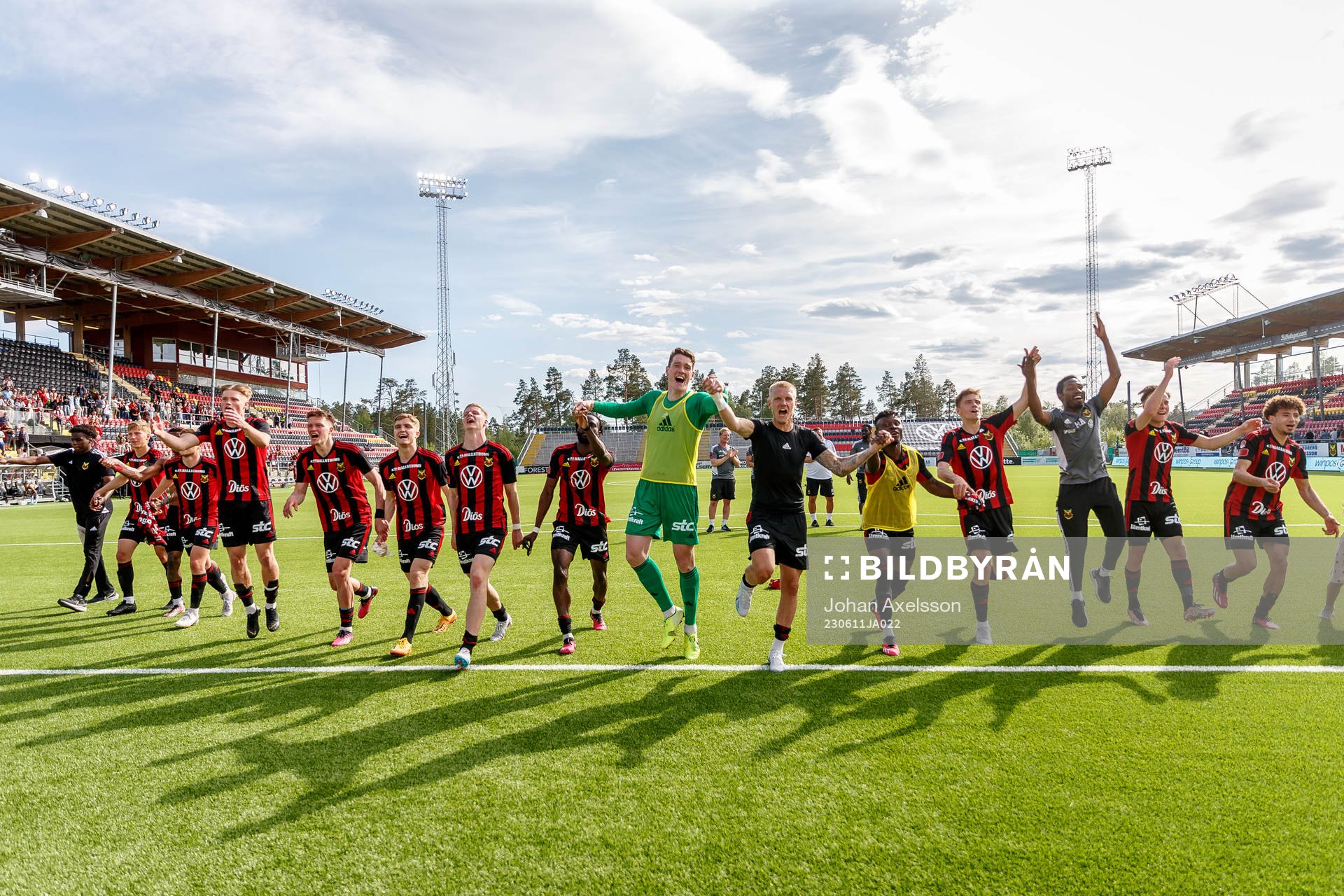 Östersunds spelare jublar