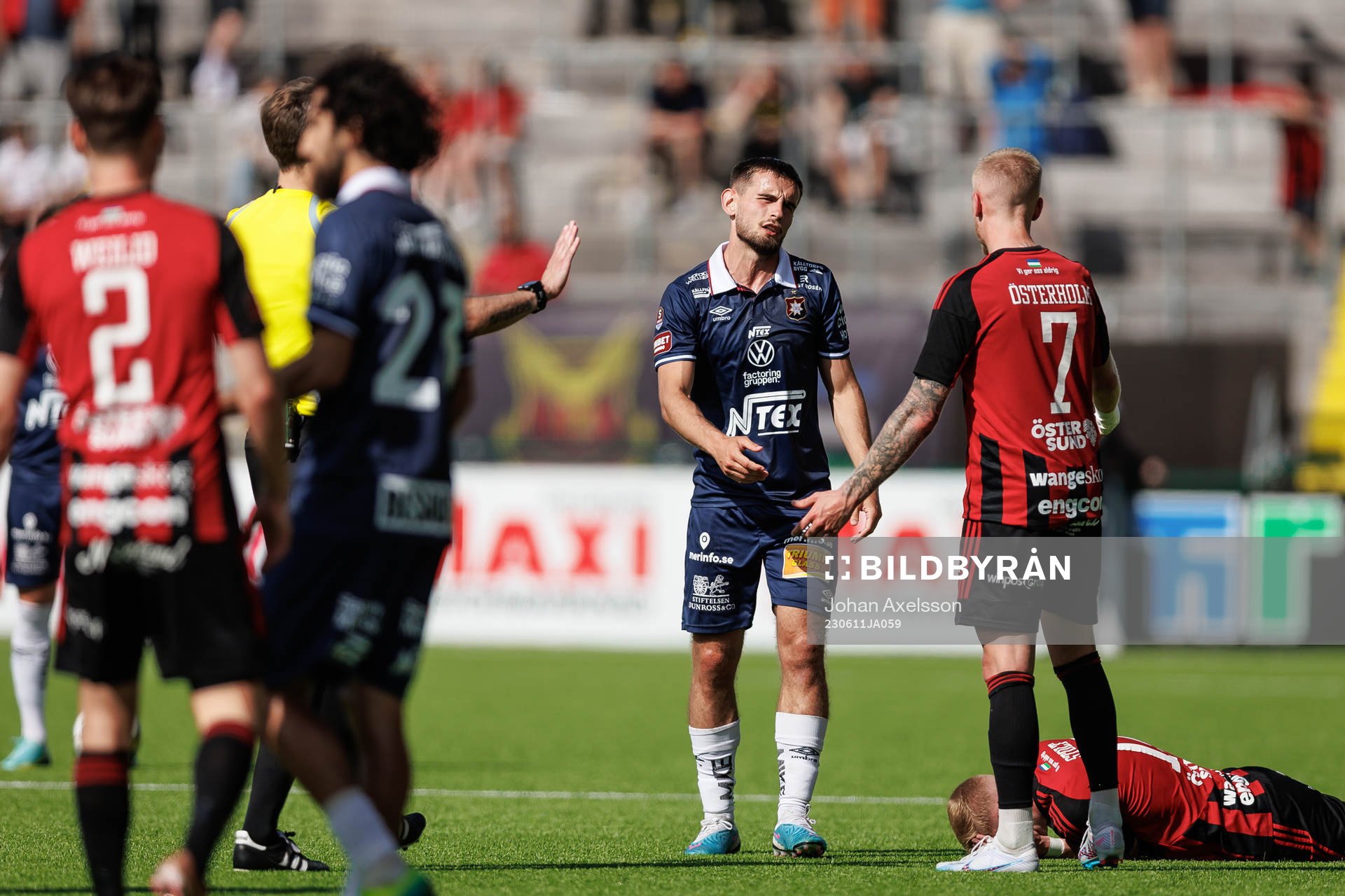 Örgrytes Erion Sadiku reagerar mot Östersunds Andre