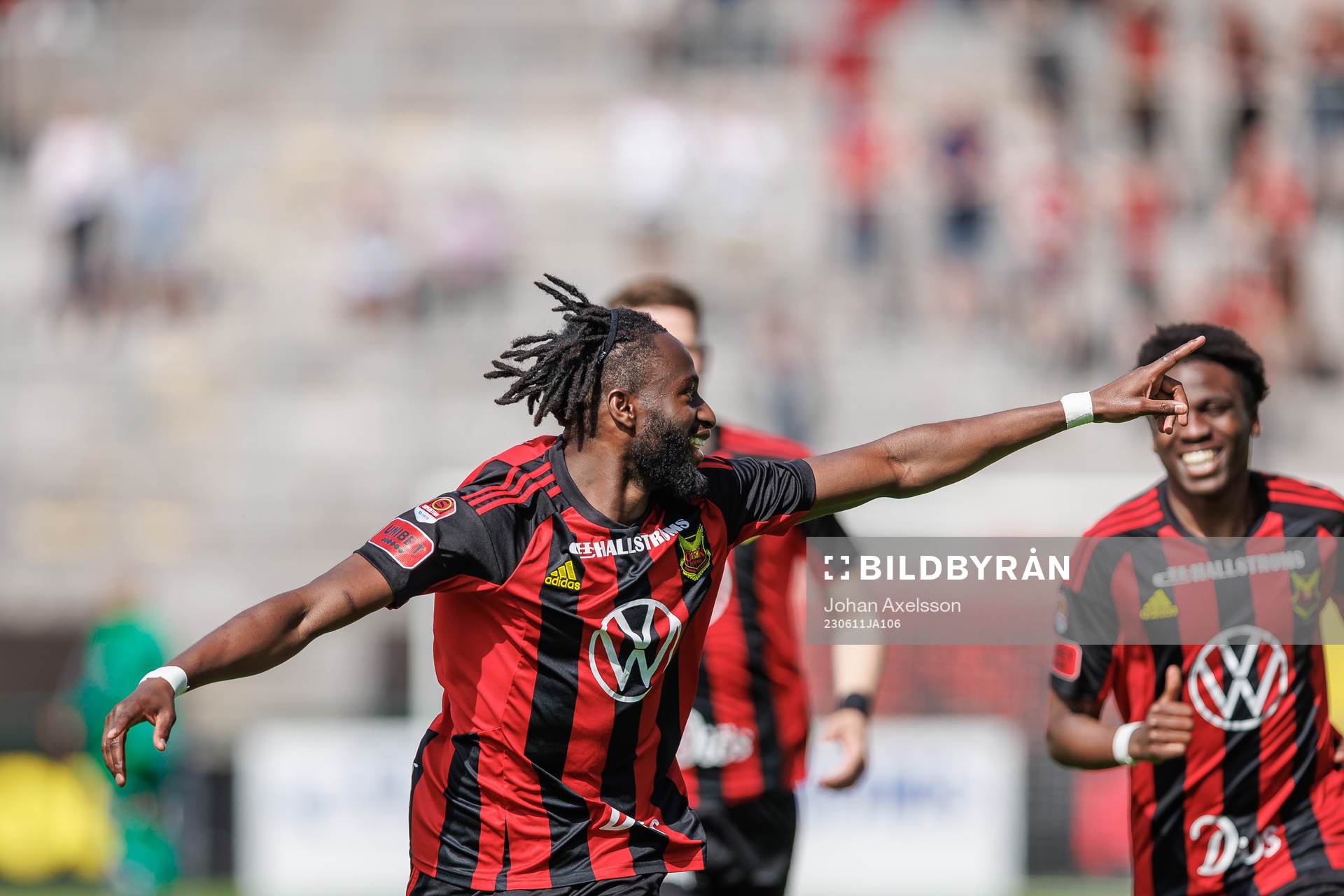 Östersunds Mansour Sinyan jublar efter 1-0 under fotbollsmatchen i Superettan mellan Östersund och Örgryte den 11 juni 2023 i Östersund. 