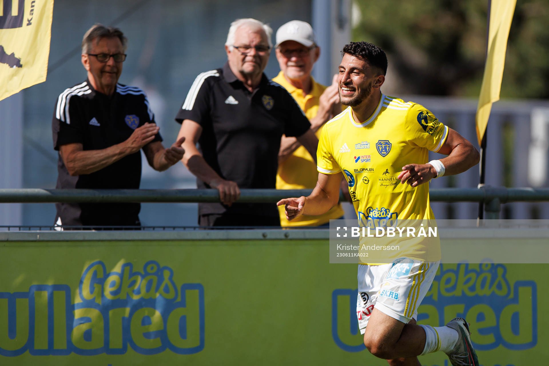 Falkenbergs Leonardo Farah Shahin jublar