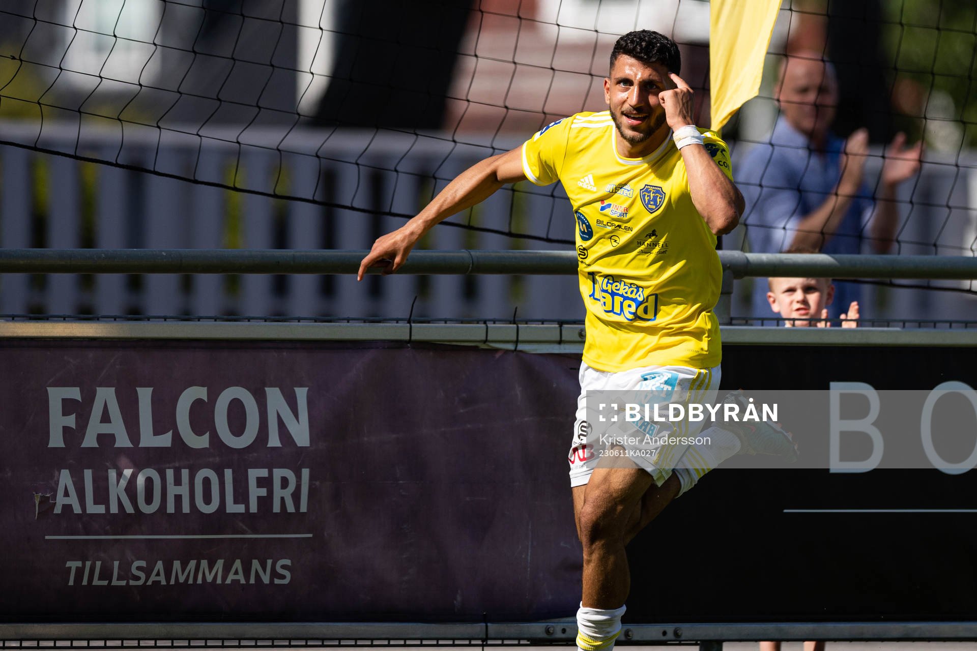 Falkenbergs Leonardo Farah Shahin jublar