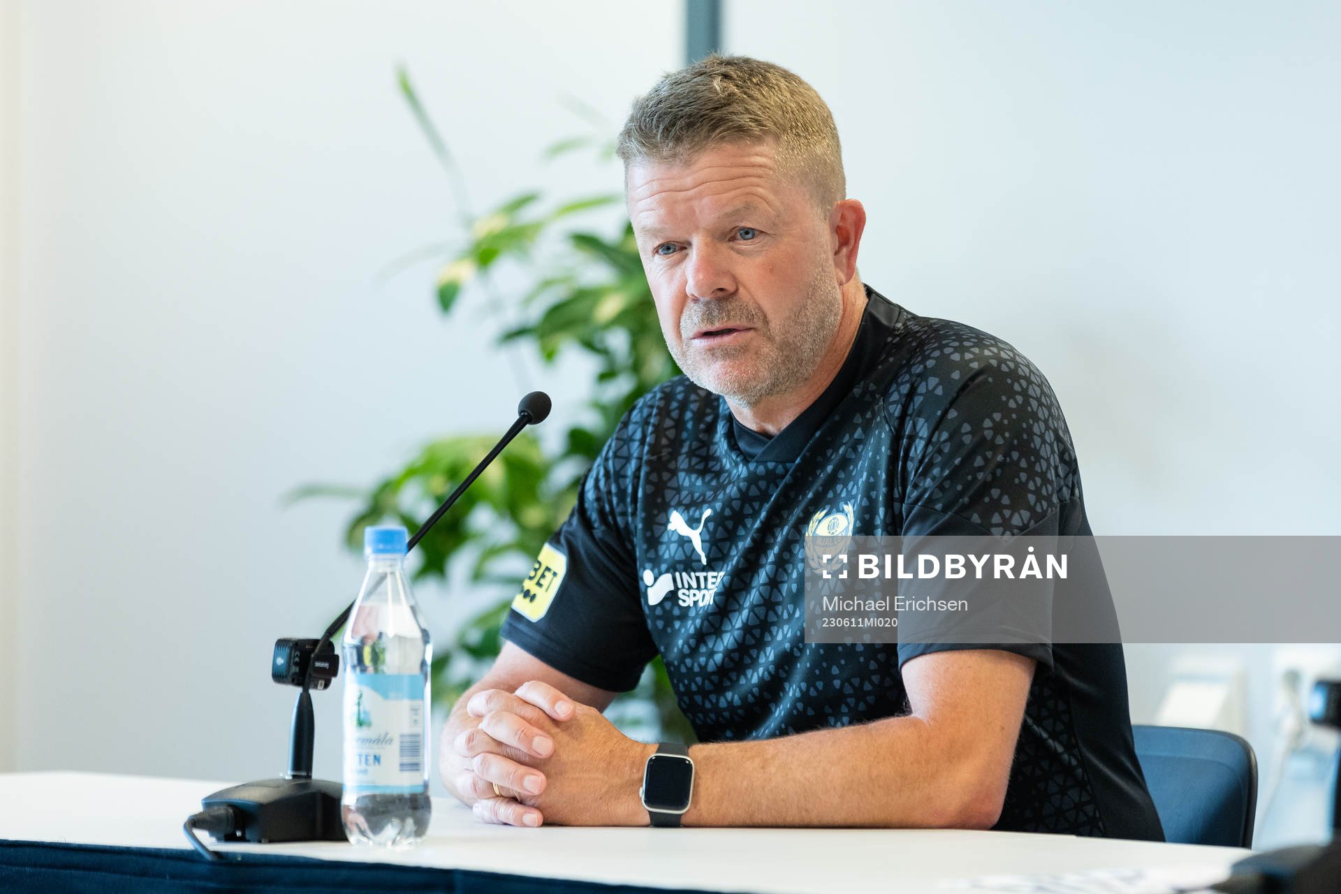 Mjällbys tränare Anders Torstensson på presskonferensen