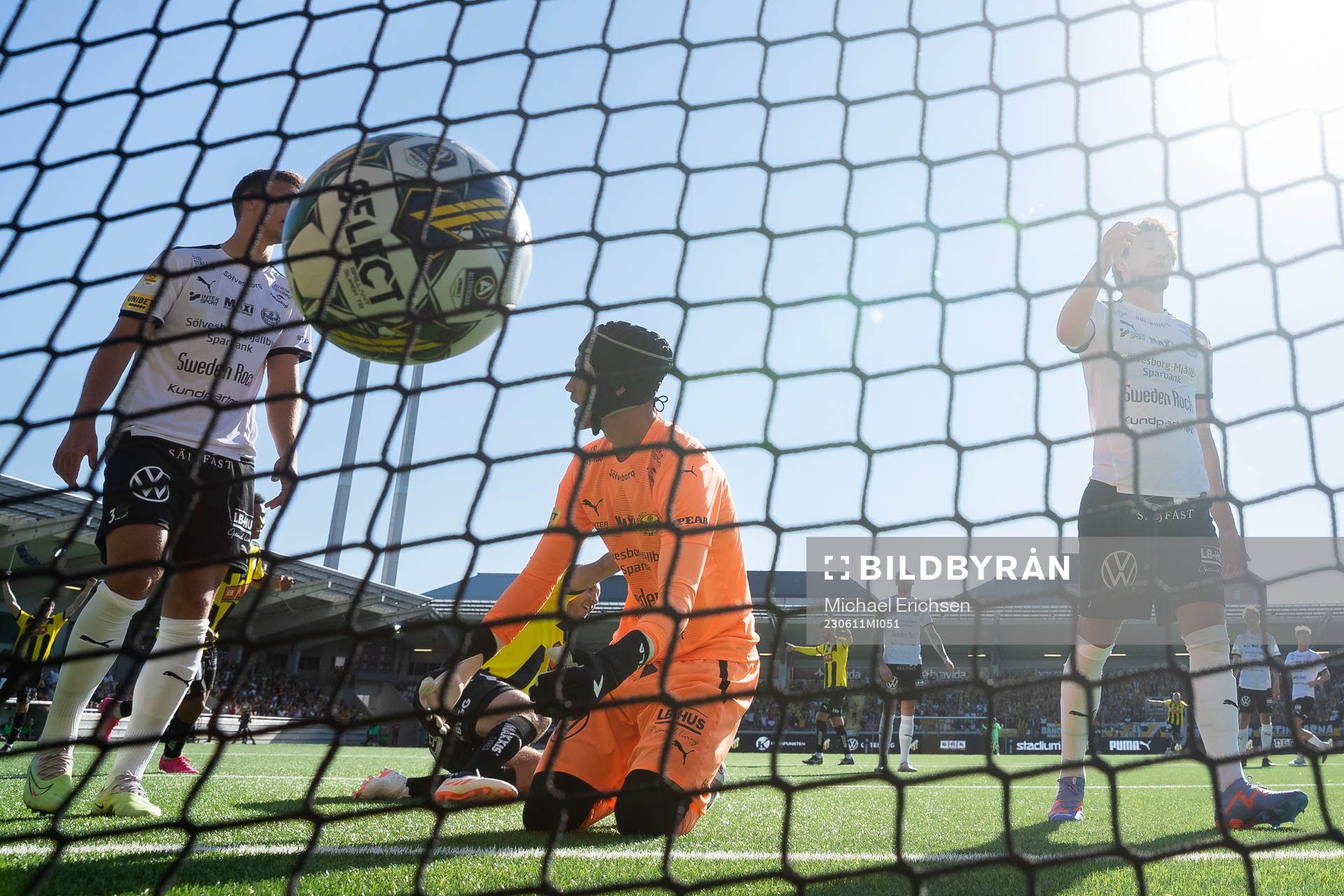 Häckens Even Hovland skjuter 2-0 i mål bakom Mjällbys