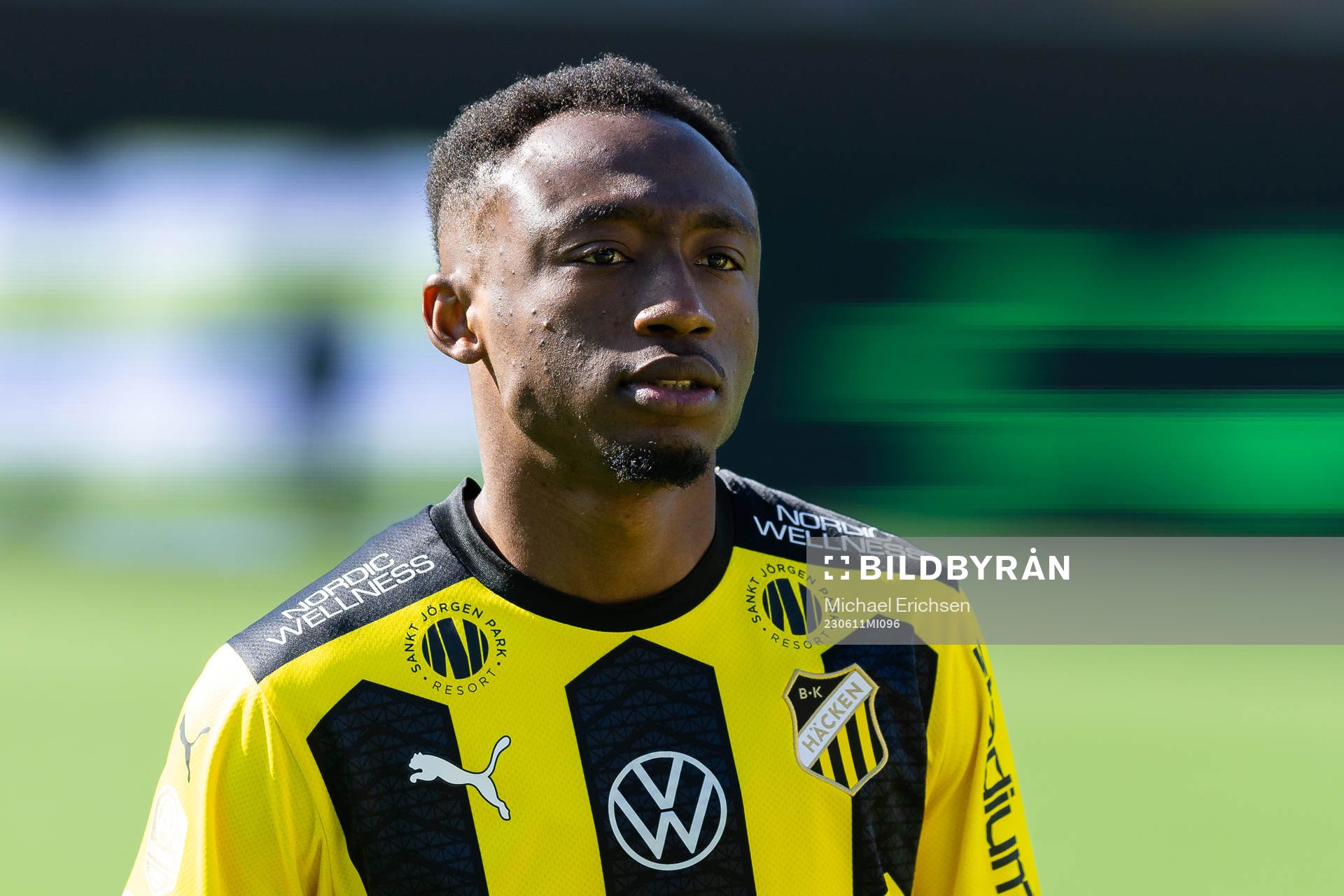 Häckens Benie Adama Traore på line up innan