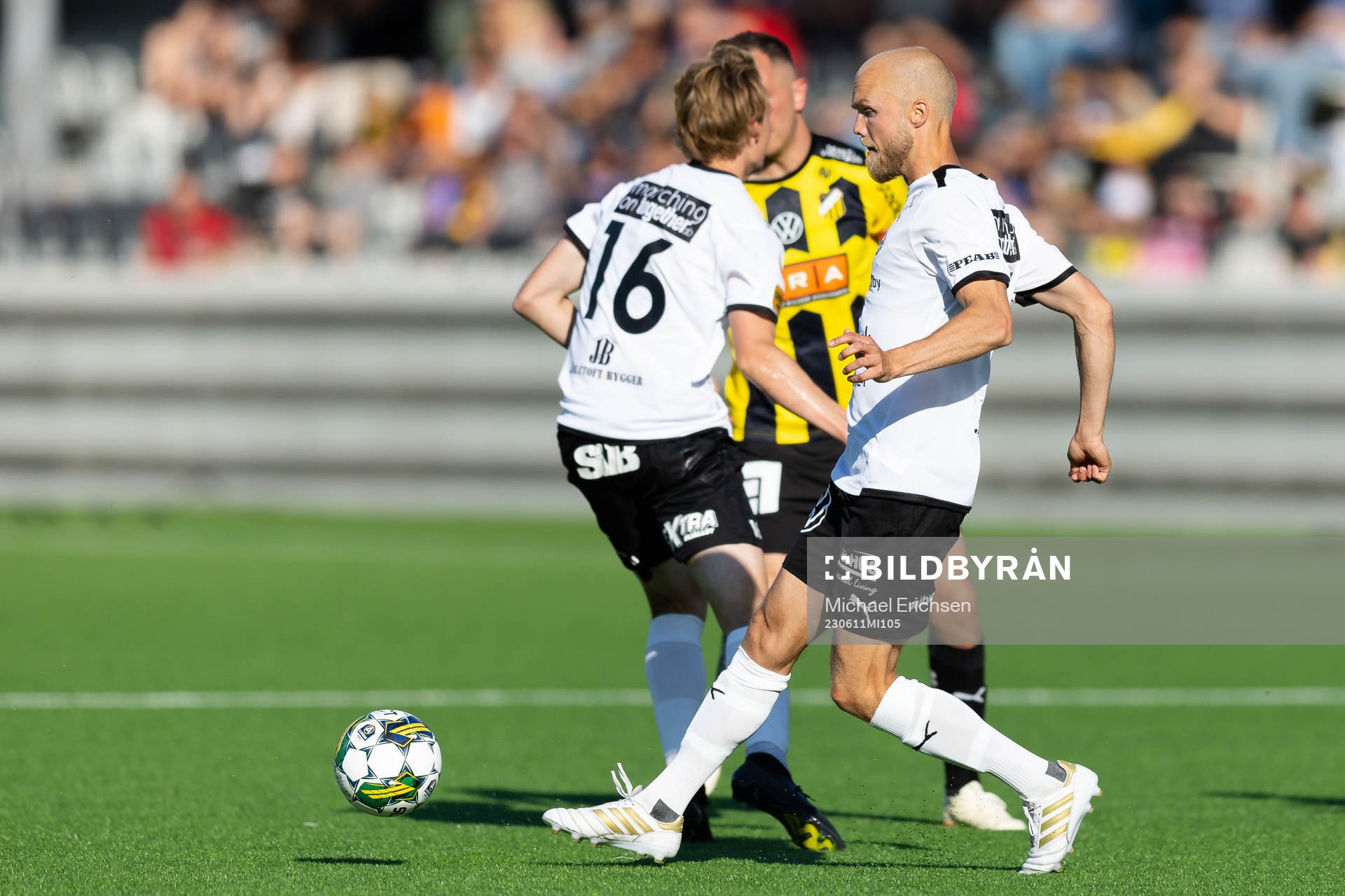 Mjällbys Viktor Gustafson aunder fotbollsmatchen i