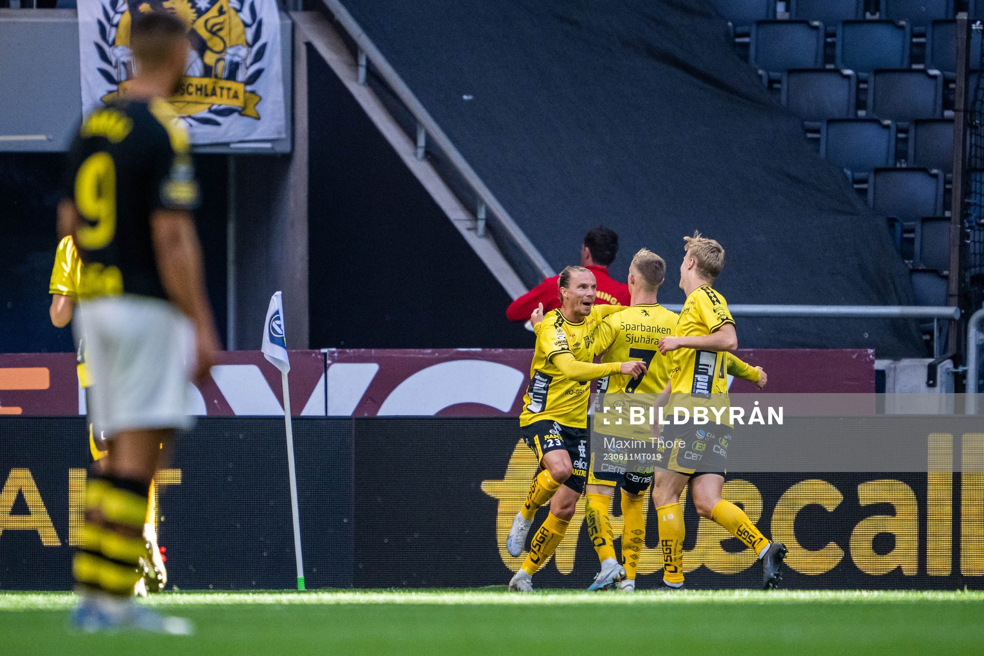 Elfsborgs Jacob Ondrejka jublar med lagkamrater