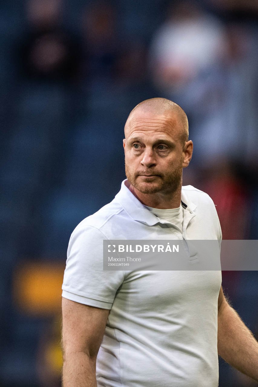 AIKs tränare Andreas Brännström deppar