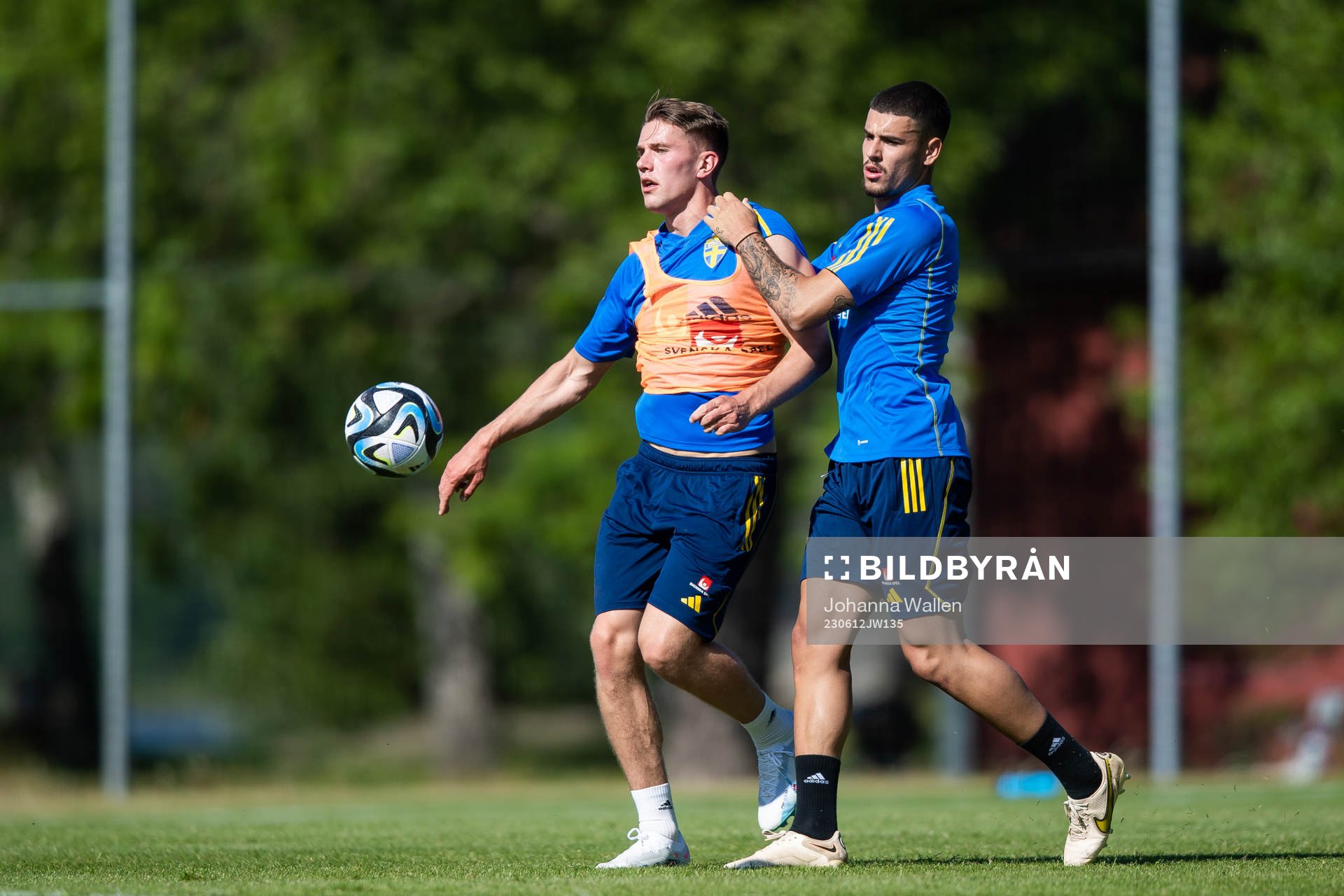 Viktor Gyökeres and Edvin Kurtulus of the Swedish national