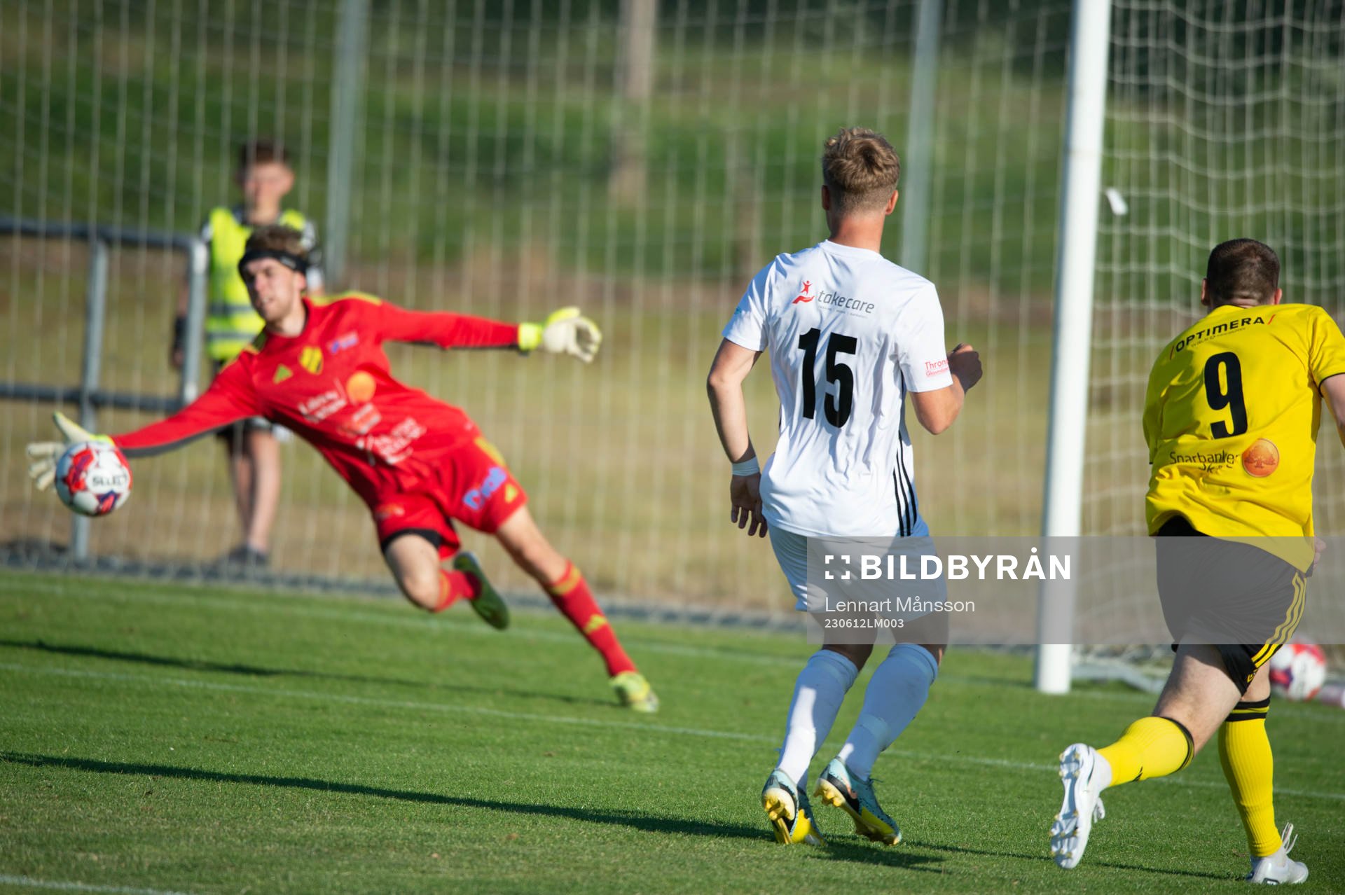 IFK Hässleholms Erjon Rama gör 0-1 och jublar i matchen i