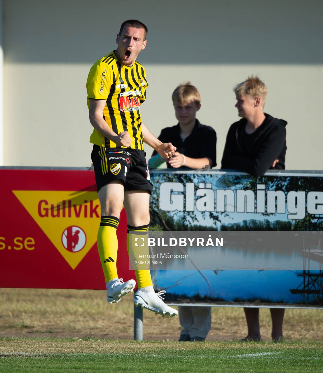 IFK Hässleholms Erjon Rama gör 0-1 och jublar i matchen i Svenska Cupen mellan Laholm och IFK Hässleholm i Laholm 12 juni 2023.