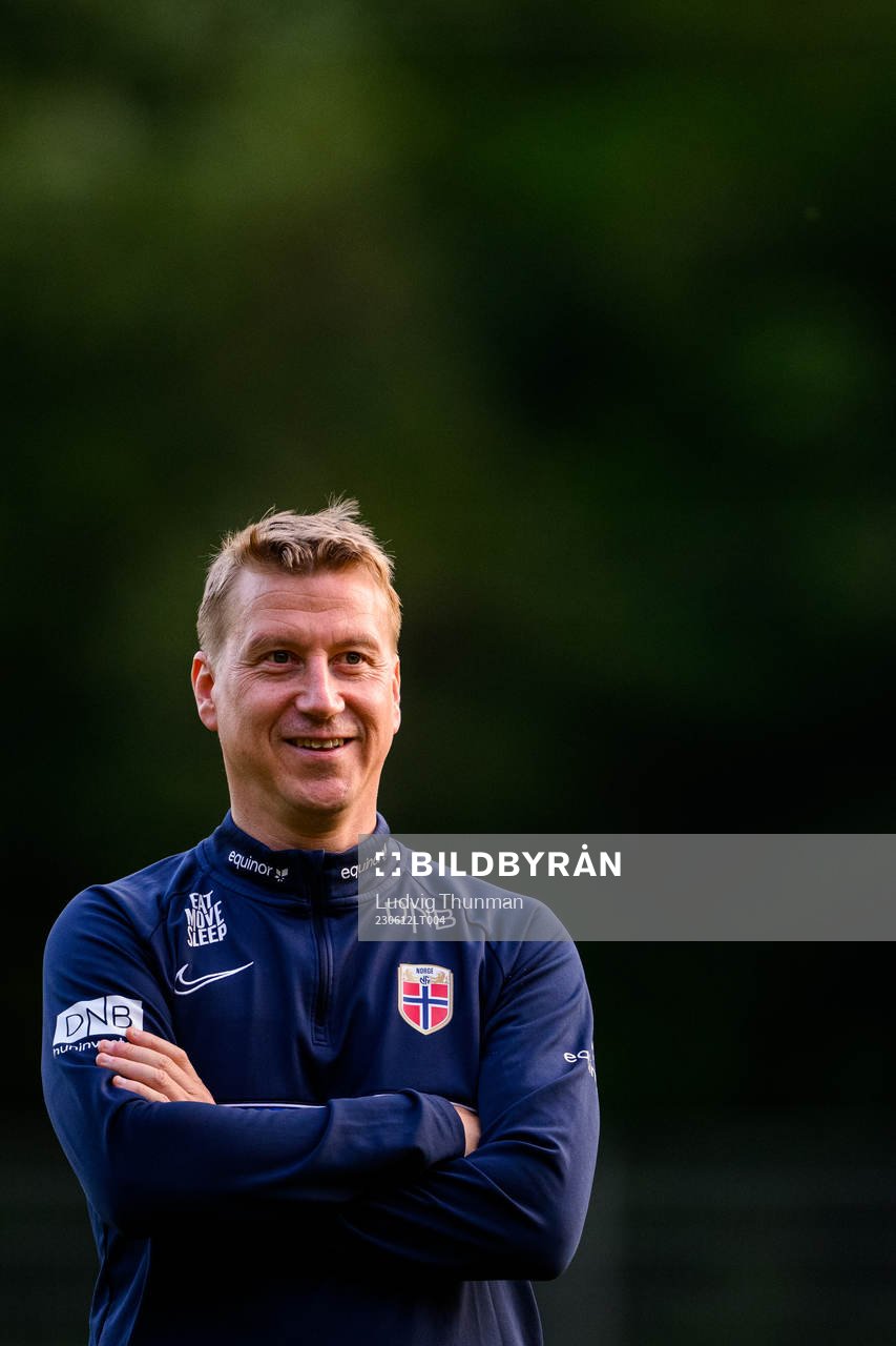 Head coach Leif Gunnar Smerud of the Norwegian Under-21