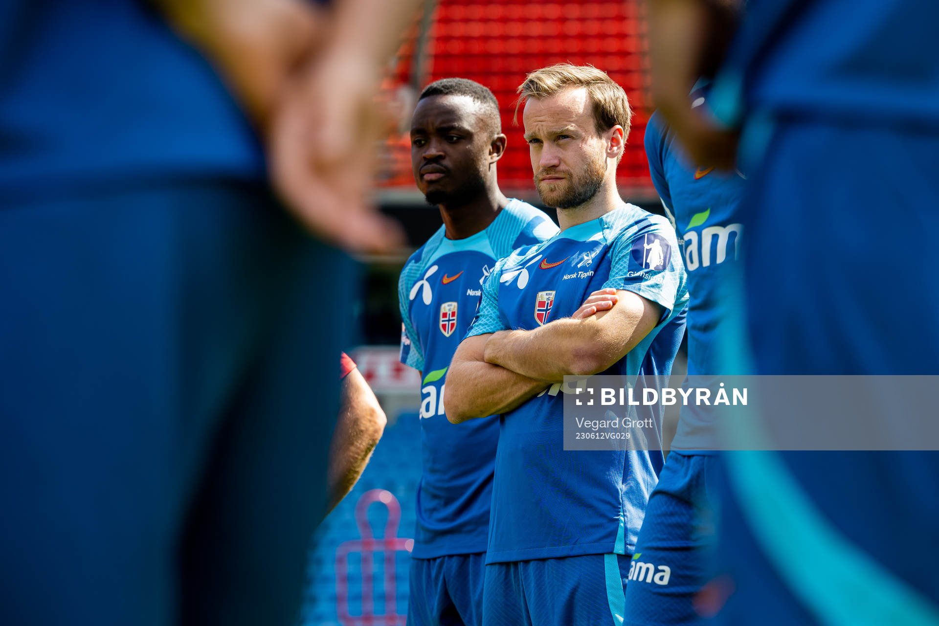 Brice Wembangomo and Bård Finne of the Norwegian national