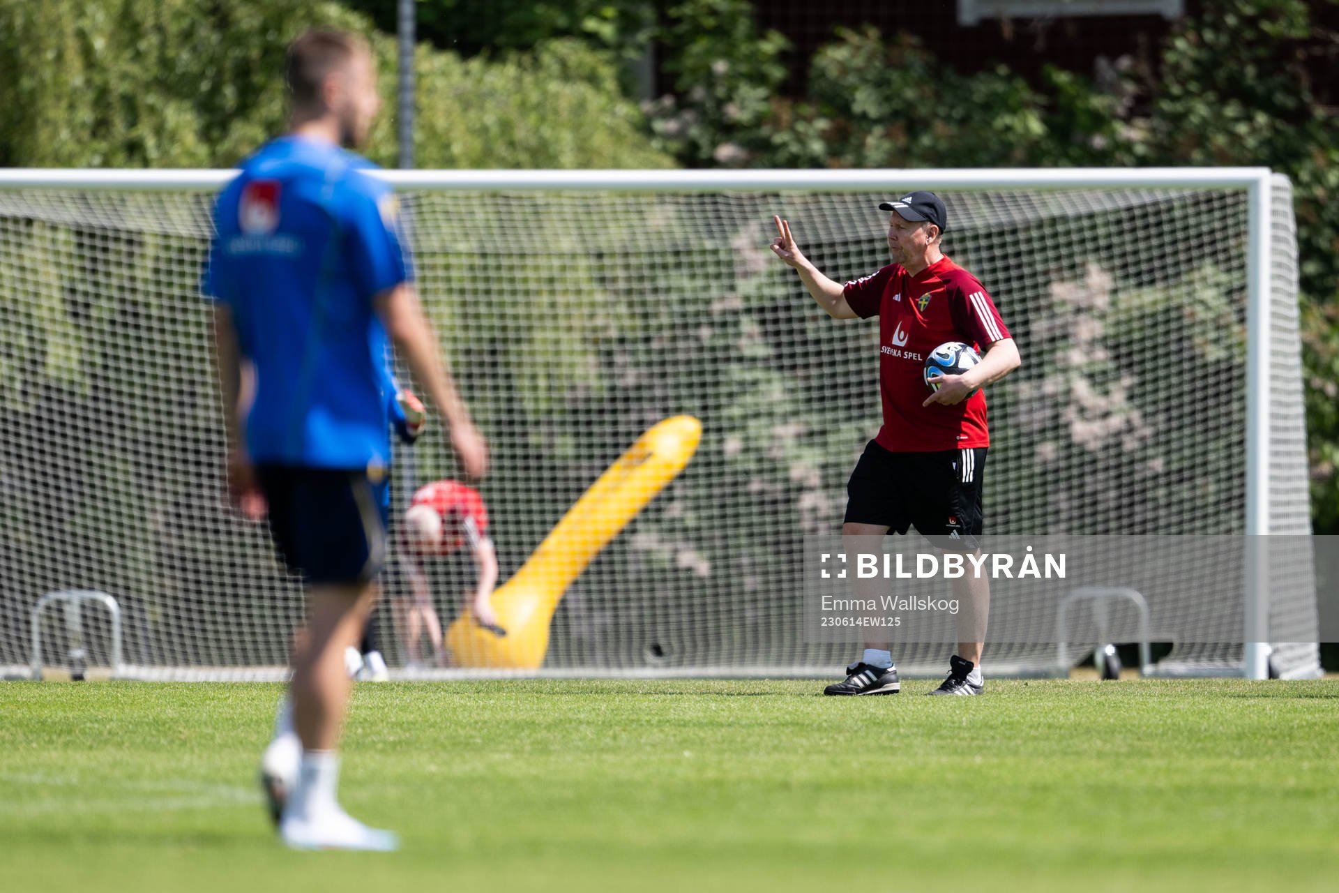 Peter Wettergren, assistant coach of the Swedish national football team during a training session on June 14, 2023 in Stockholm. 