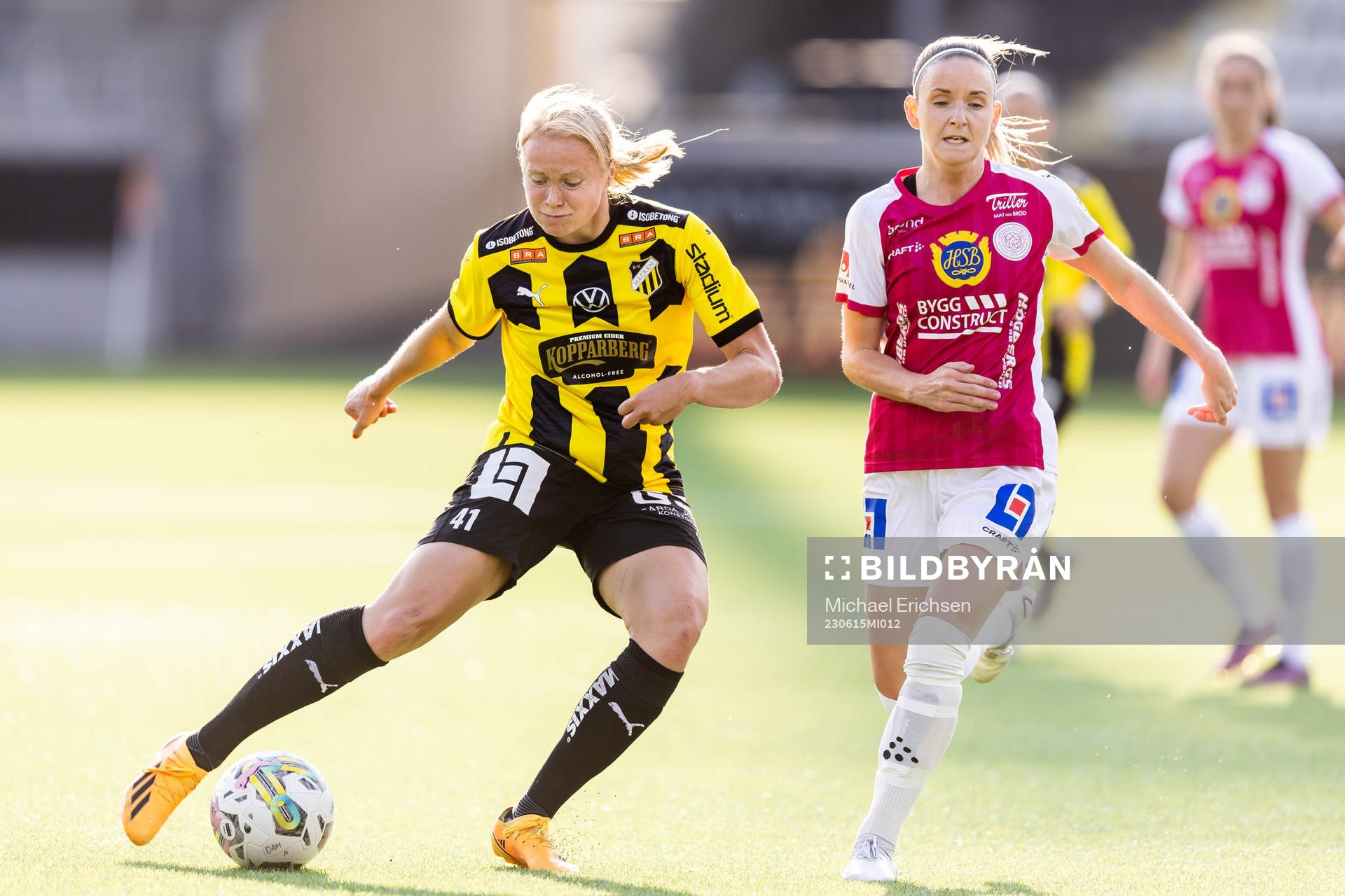 Häckens Julie Blakstad och målvaktstränare Jonas Bylund