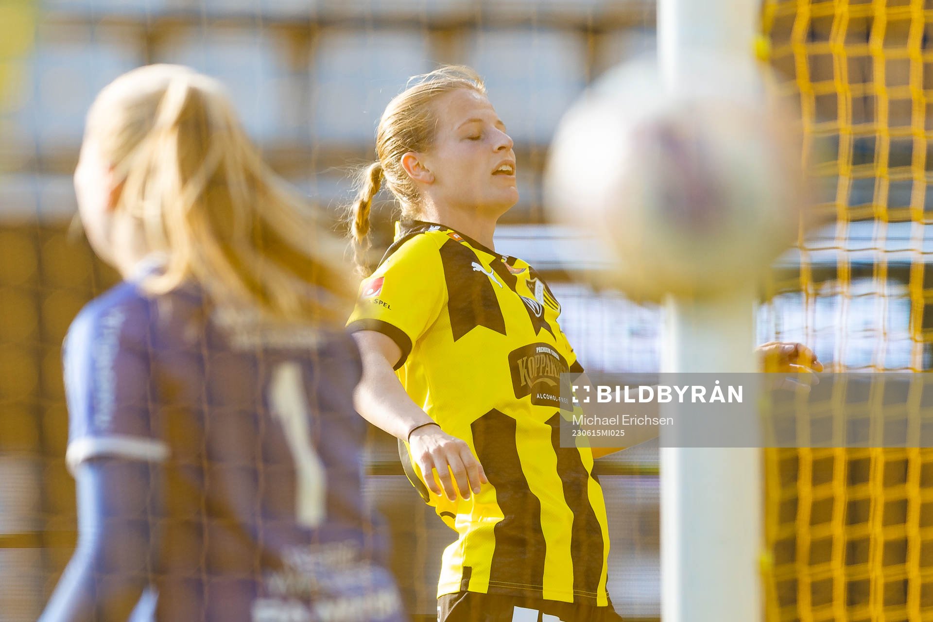 Häckens Anna Anvegård skjuter 2-0
