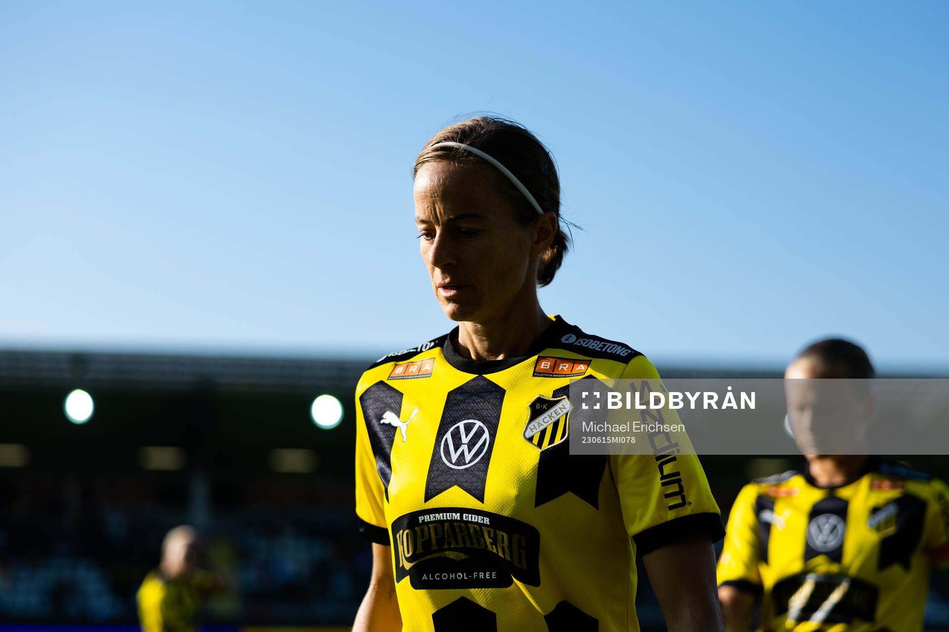 Häckens Aivi Luik innan fotbollsmatchen i Damallsvenskan