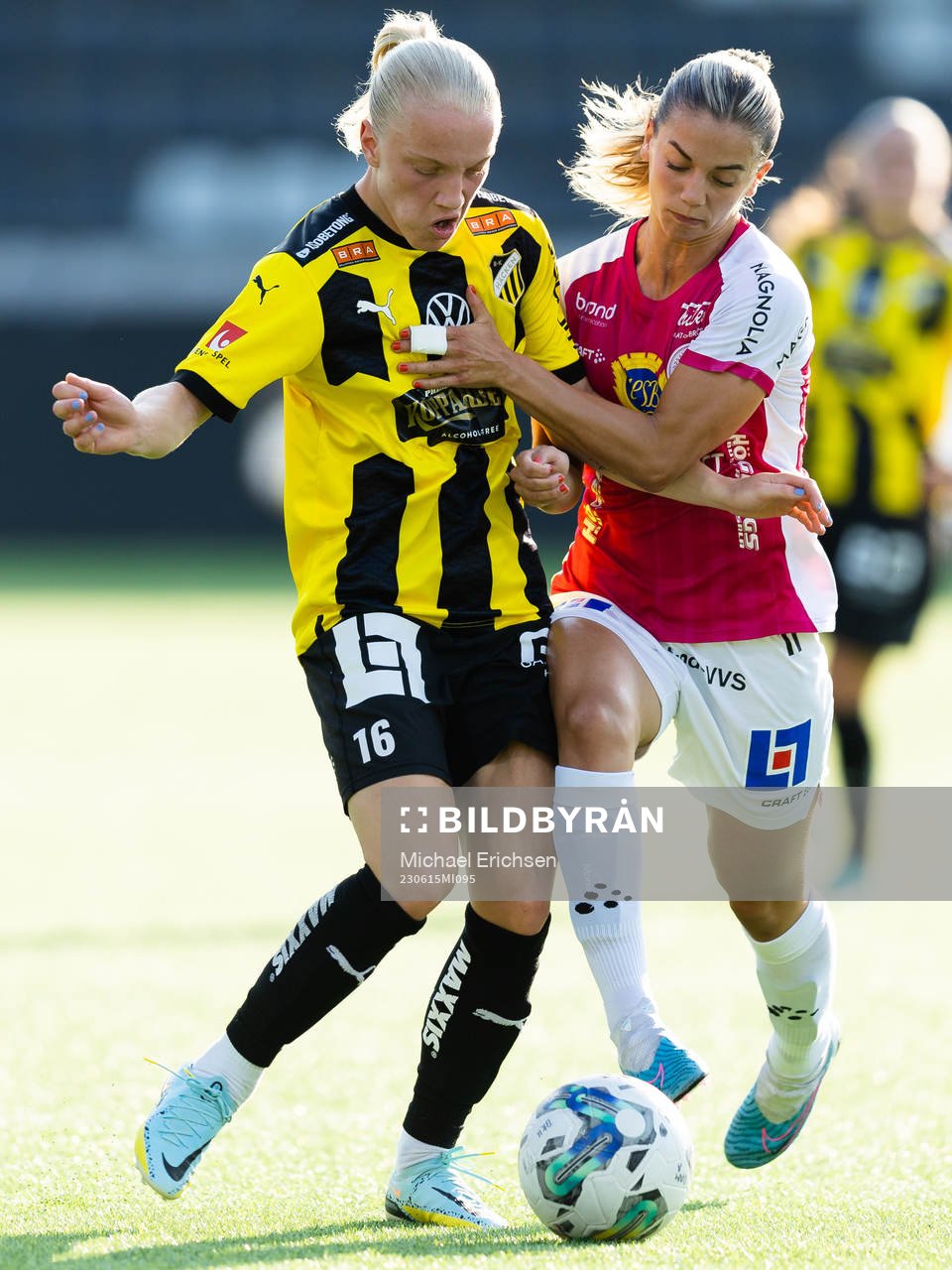 Häckens Anna Sandberg och IK Uppsalas Johanna Renmark