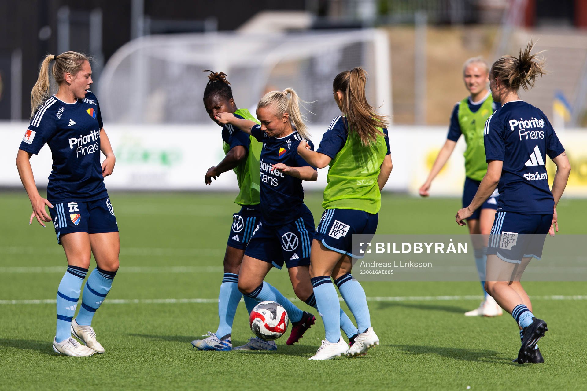 Djurgårdens spelare värmer upp