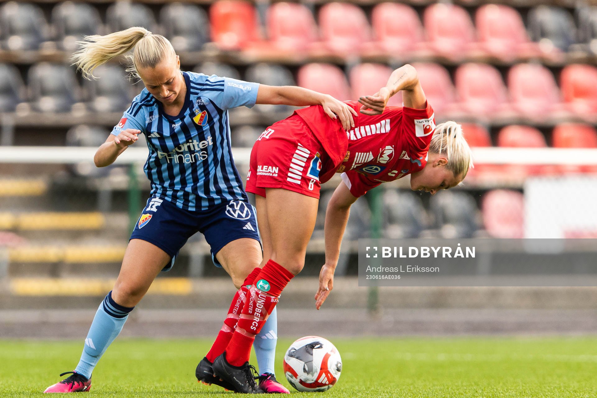 Djurgårdens Tove Almqvist och Linköpings Johanna Svedberg