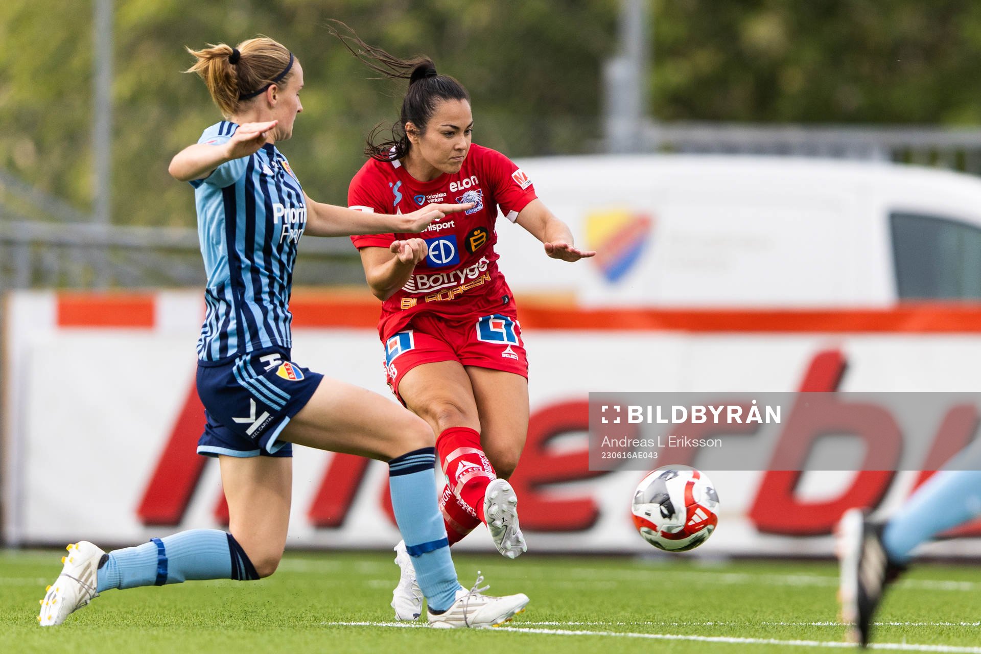 Djurgårdens Kamilla Lilhammer Karlsen och Linköpings