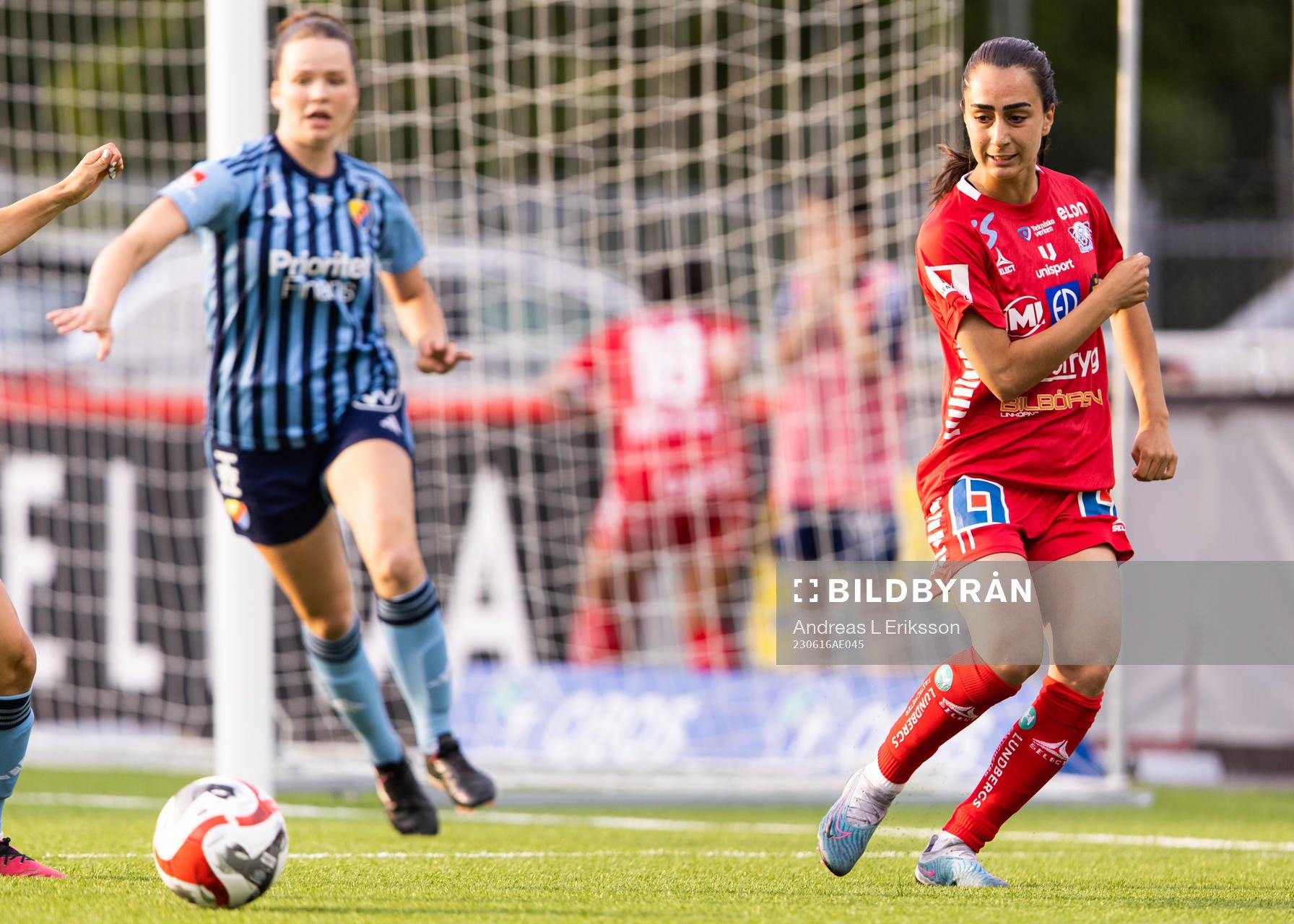 Linköpings Leona Özdemir under fotbollsmatchen i Damallsvenskan mellan Djurgården och Linköping den 16 juni 2023 i Stockholm. 