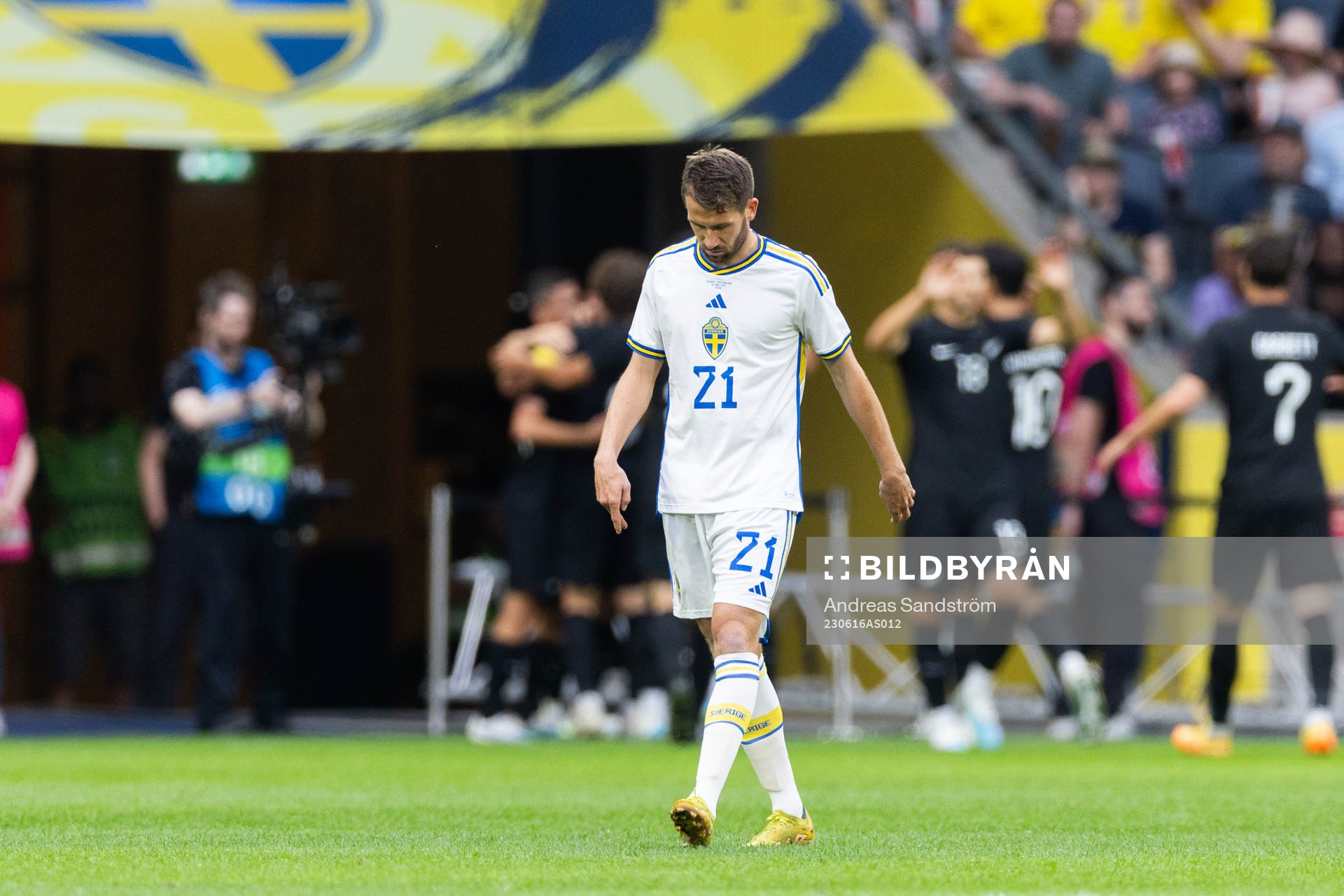 Marcus Rohdén of Sweden looks dejected