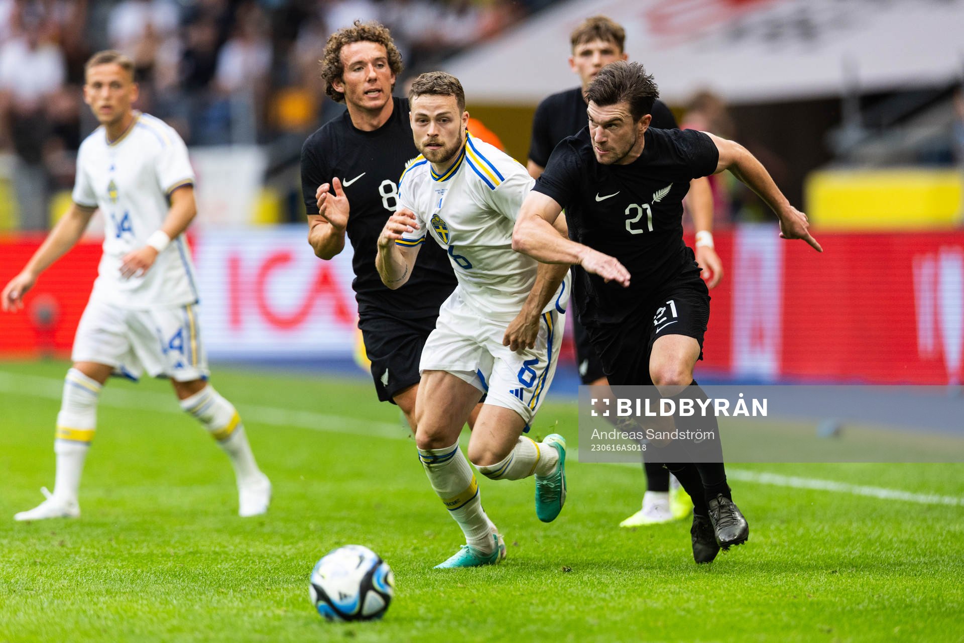 Gabriel Gudmundsson of Sweden and Tim Payne of New Zealand