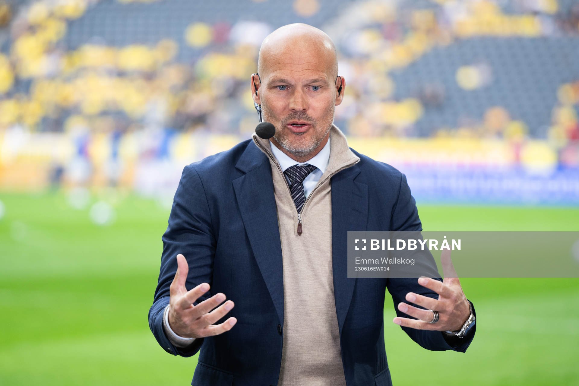 Fredrik Ljungberg in the studio of Swedish broadcaster