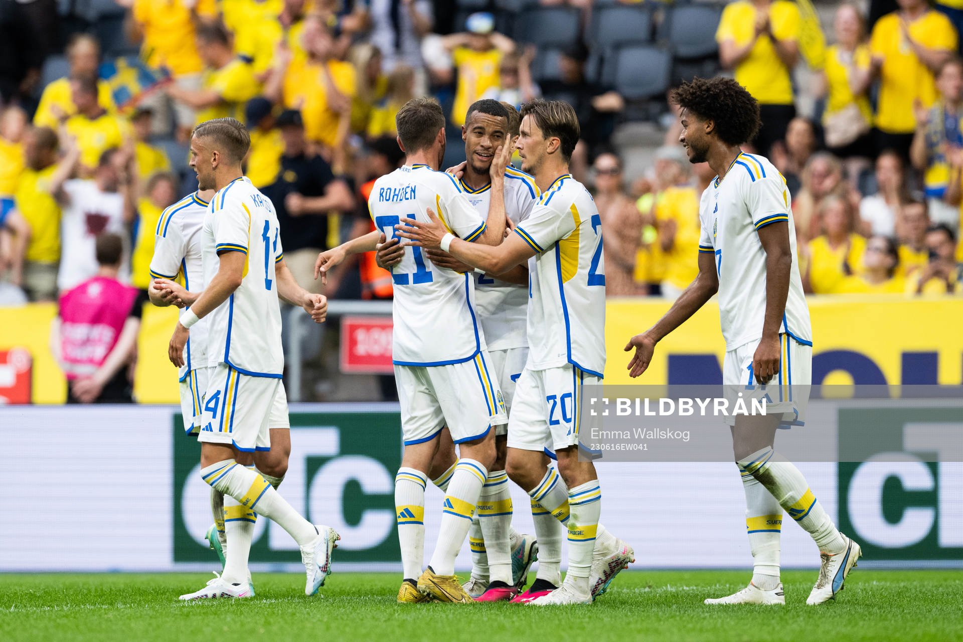 Robin Quaison of Sweden celebrates with his team mates after scoring the 2-1 goal during the international friendly football match between Sweden and New Zealand on June 16, 2023 in Stockholm.
