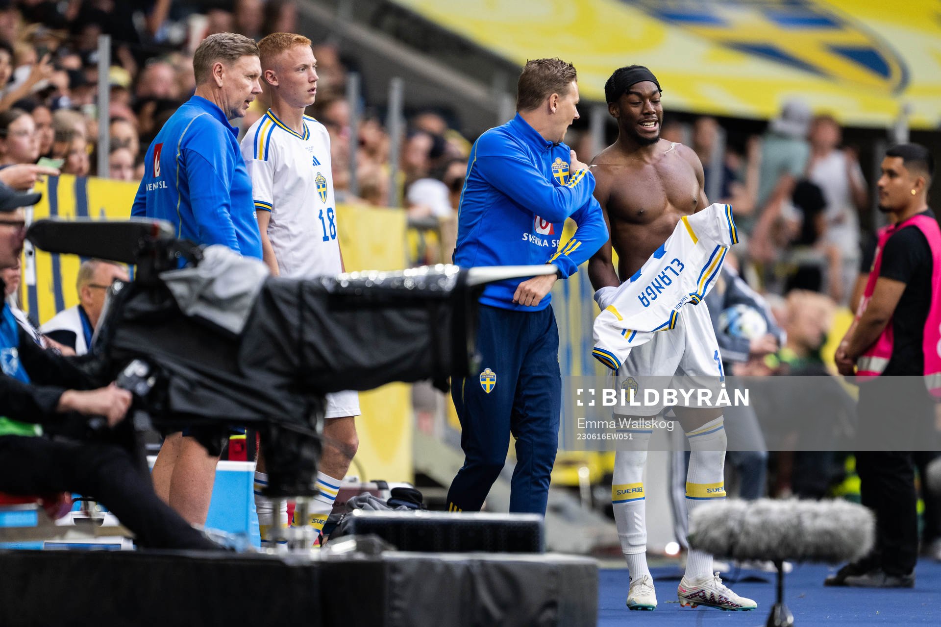 Hugo Larsson and Anthony Elanga of Sweden