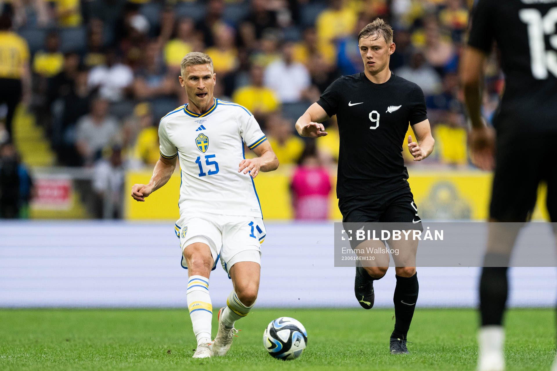 Carl Starfelt of Sweden and Ben Waine of New Zealand
