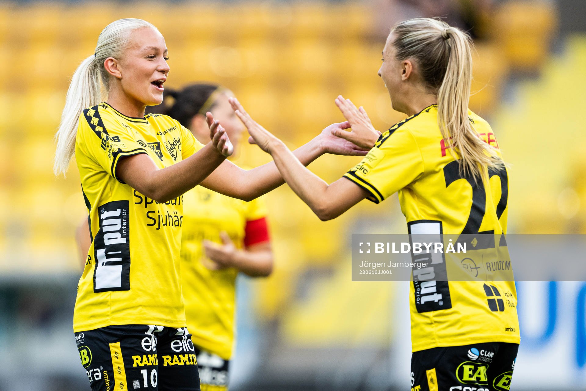 Elfsborgs Matilda Ståhlbom Karlsson jublar med Amanda