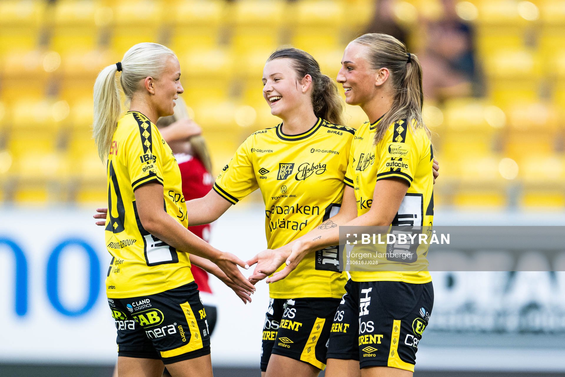 Elfsborgs Matilda Ståhlbom Karlsson jublar med Ida