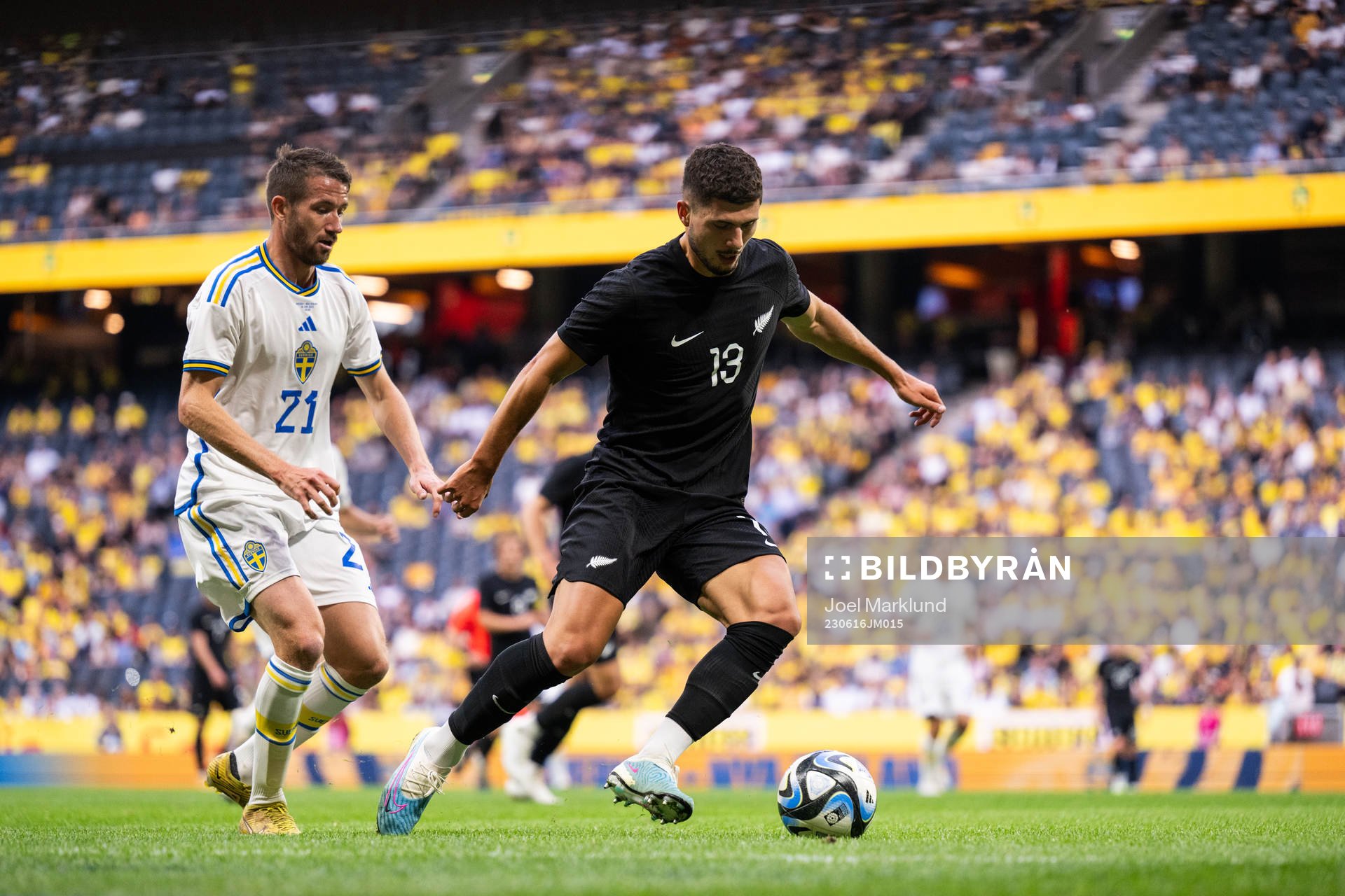 Marcus Rohdén of Sweden and Liberato Cacace of New Zealand