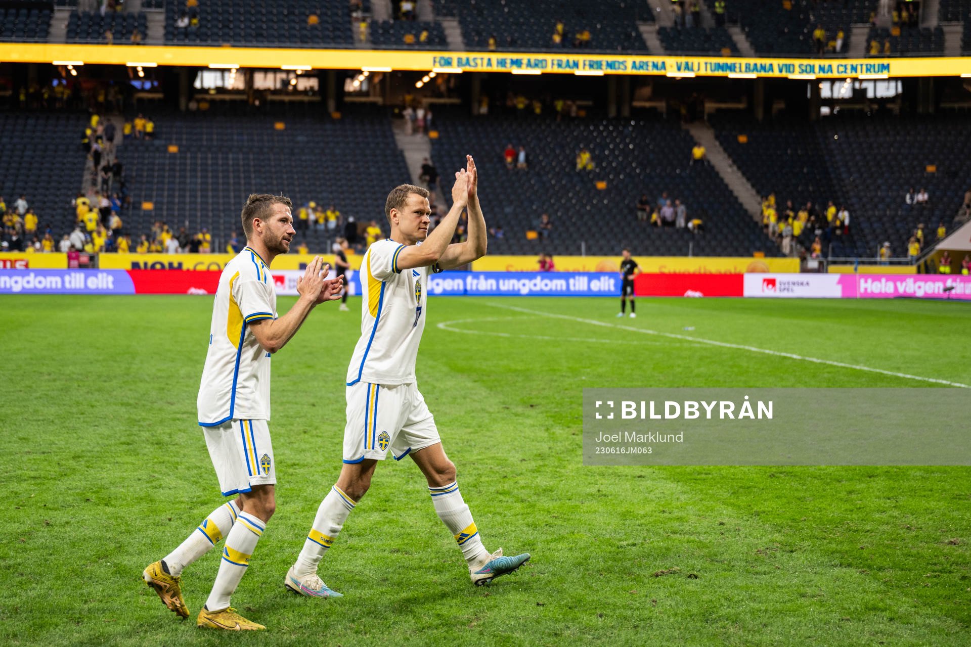 Marcus Rohdén and Viktor Claesson of Sweden celebrate