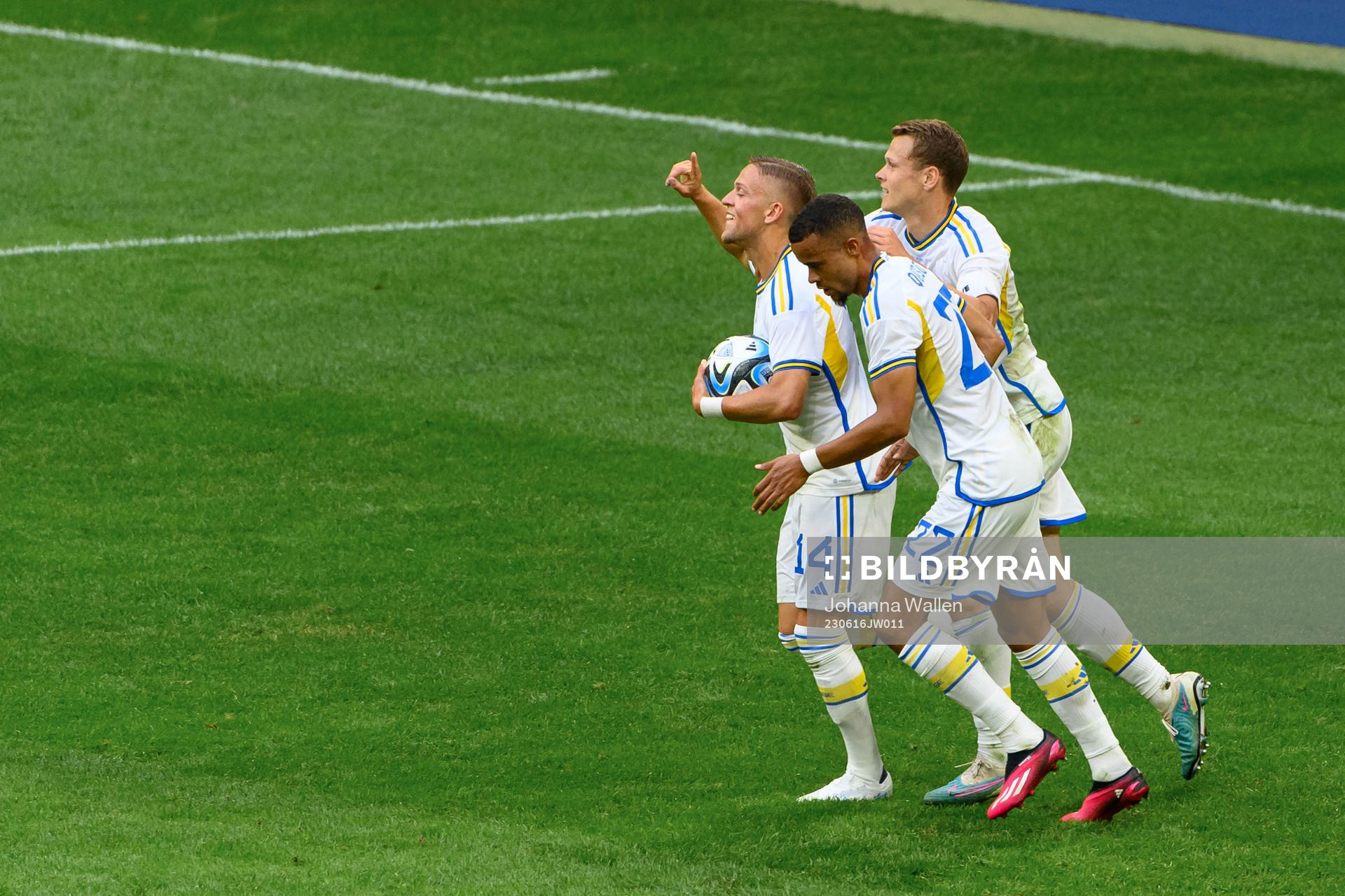 Jesper Karlsson of Sweden celebrates