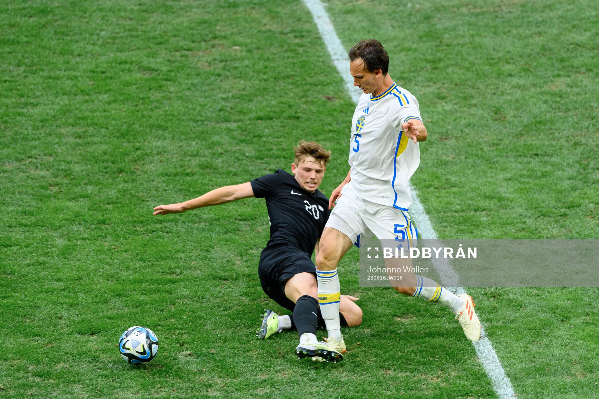 Callum Mccowatt of New Zealand and Hjalmar Ekdal of Sweden
