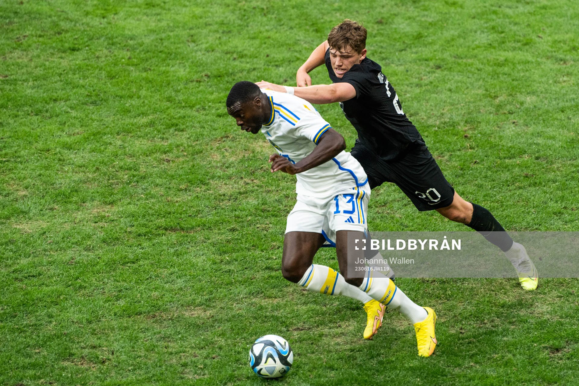 Ken Sema of Sweden and Callum Mccowatt of New Zealand