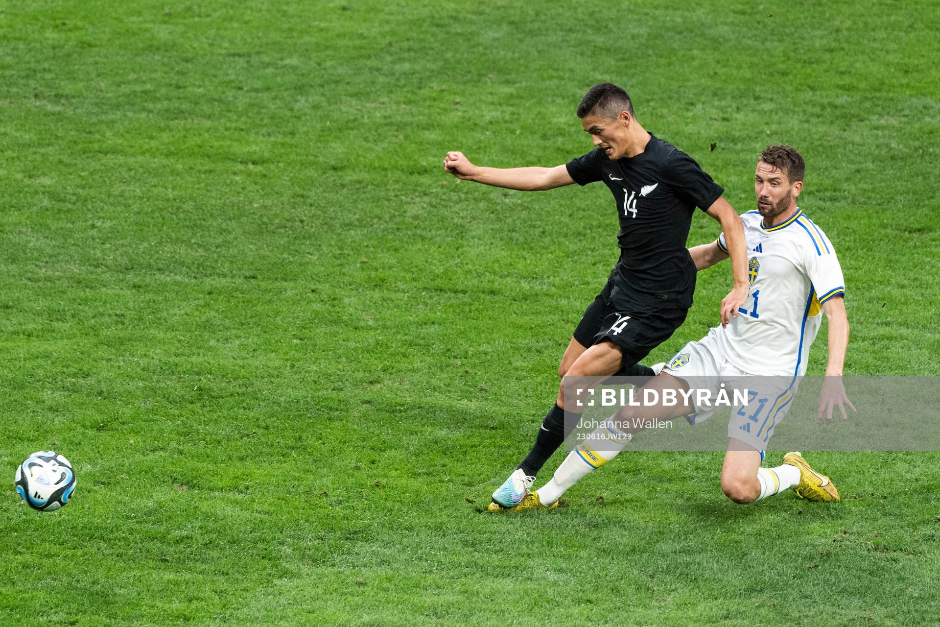 Elijah Just of New Zealand and Marcus Rohdén of Sweden