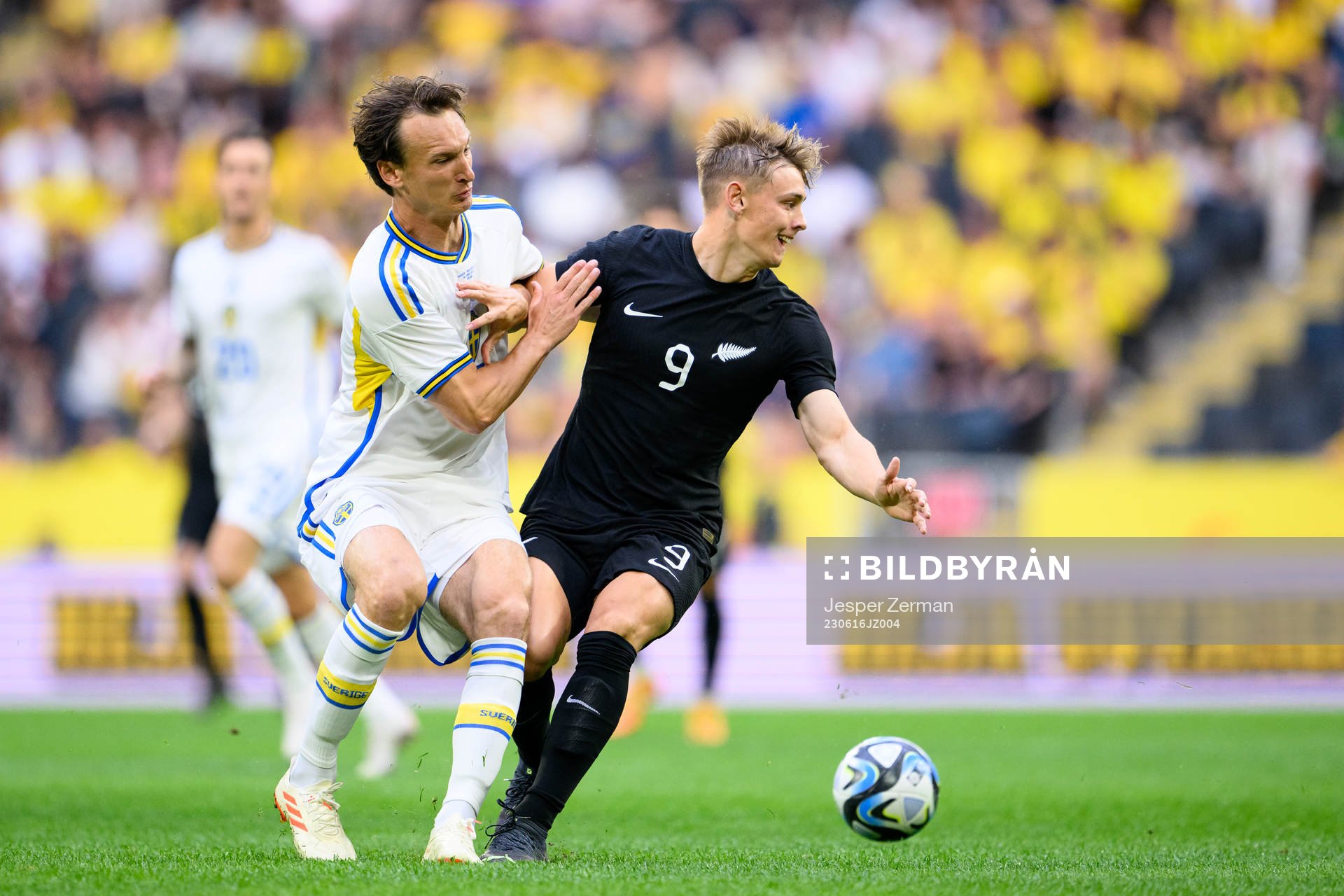 Hjalmar Ekdal of Sweden and Ben Waine of New Zealand