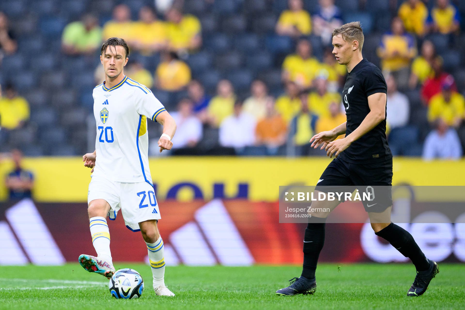Kristoffer Olsson of Sweden and Ben Waine of New Zealand