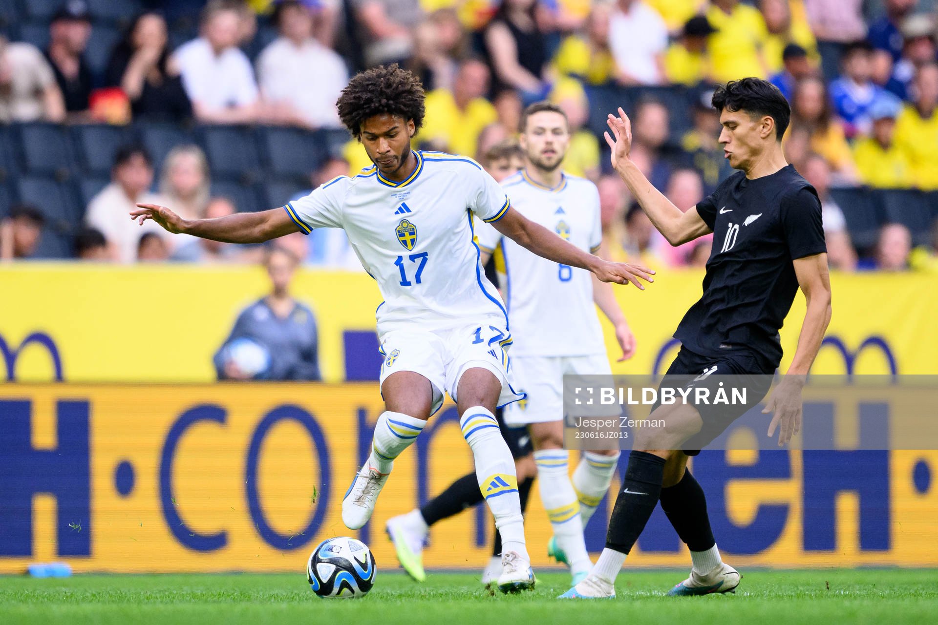 Jens Cajuste of Sweden and Marko Stamenic of New Zealand