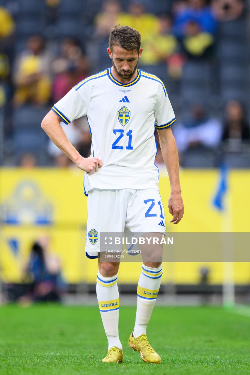 Marcus Rohdén of Sweden looks dejected